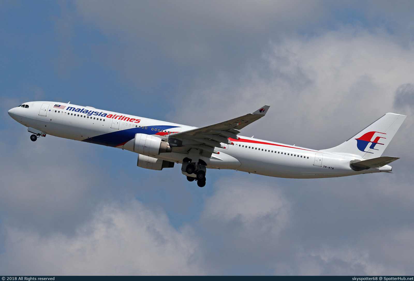 Photo of 9M-MTM - Airbus A330-323 operated by Malaysia Airlines