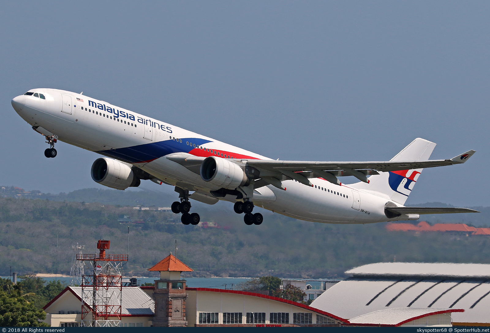 Photo of 9M-MTH - Airbus A330-323 operated by Malaysia Airlines