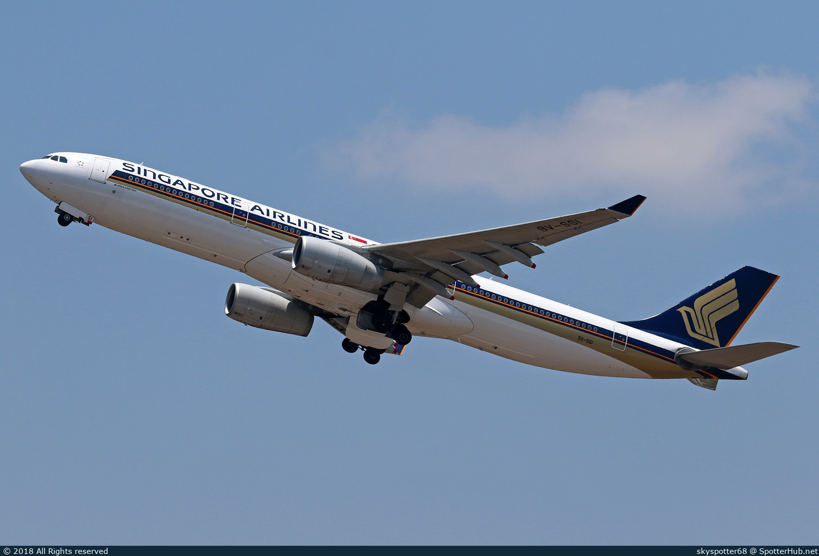 Photo of 9V-SSI - Airbus A330-343 operated by Singapore Airlines