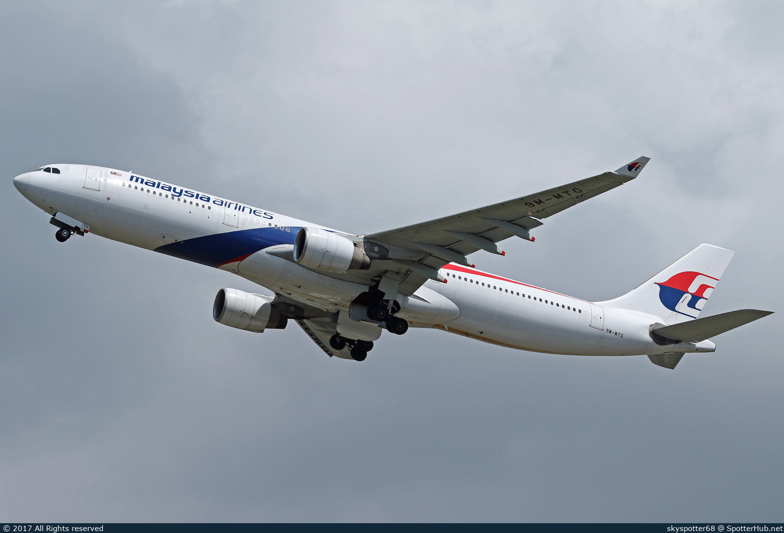 Photo of 9M-MTG - Airbus A330-323 operated by Malaysia Airlines
