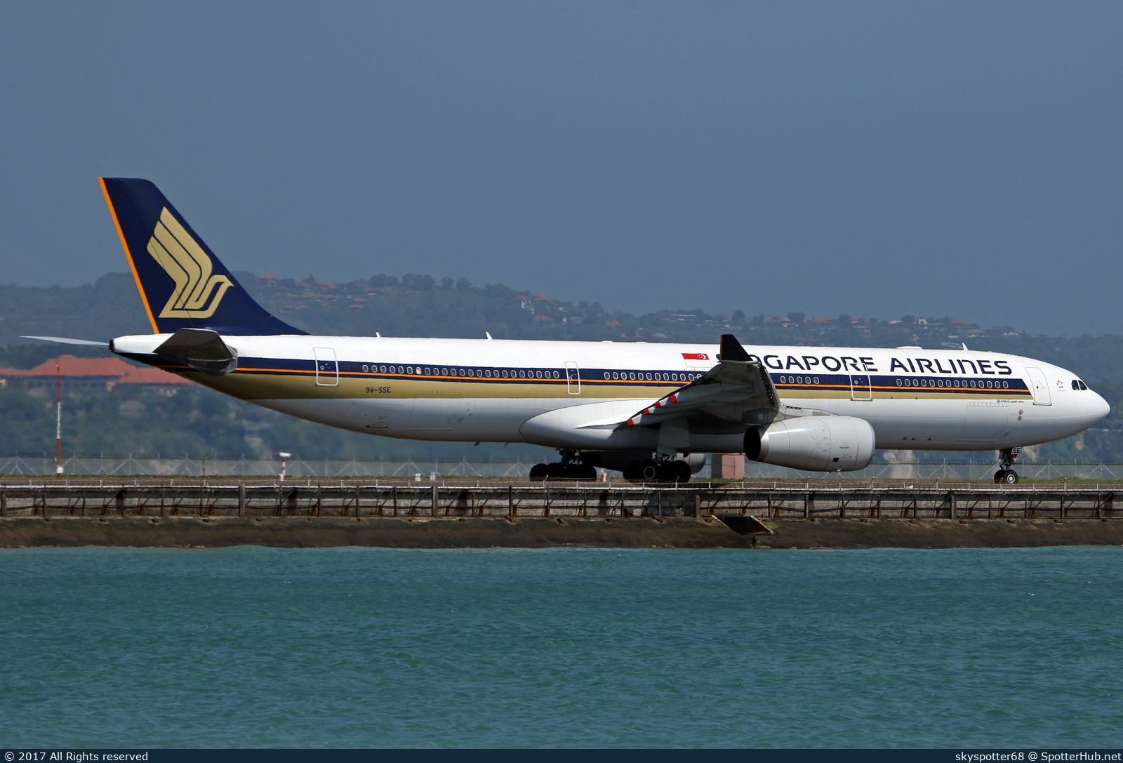 Photo of 9V-SSE - Airbus A330-343 operated by Singapore Airlines