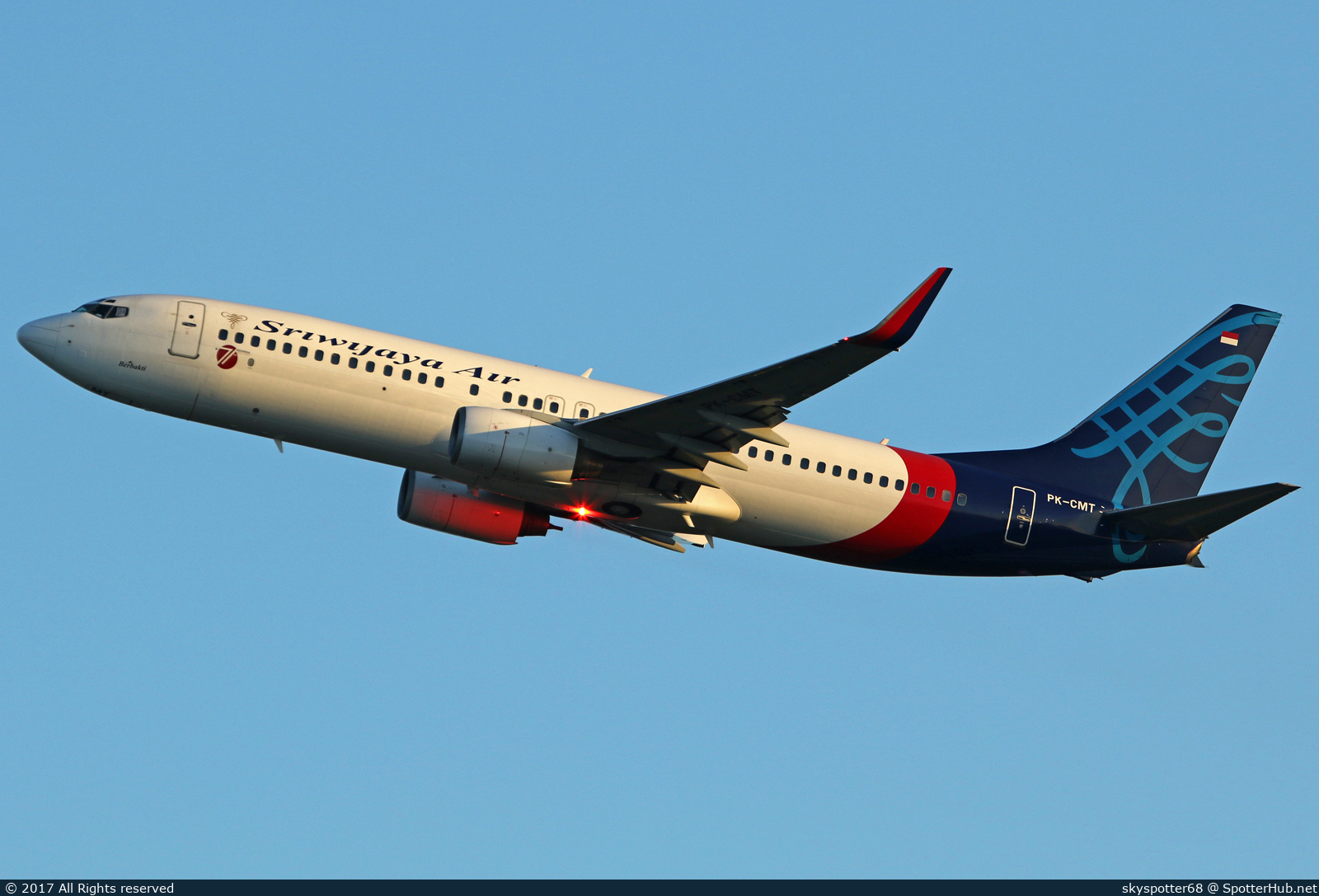 Photo of PK-CMT - Boeing 737-86N operated by Sriwijaya Air