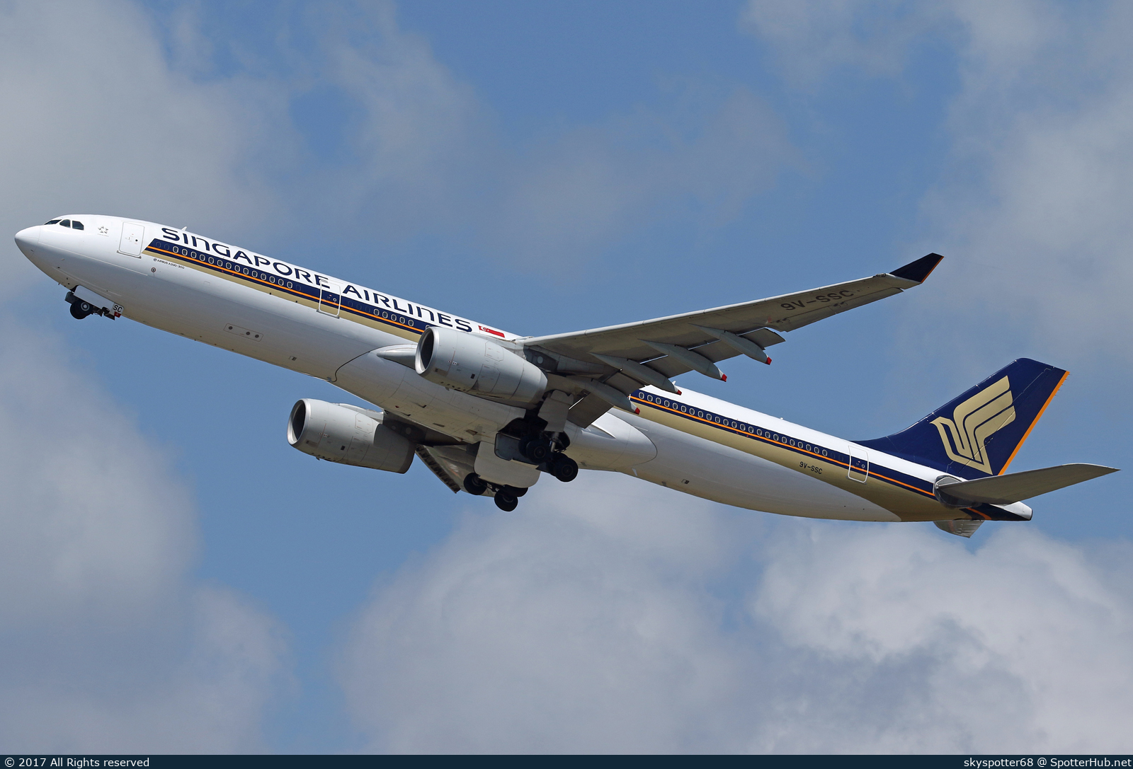 Photo of 9V-SSC - Airbus A330-343 operated by Singapore Airlines