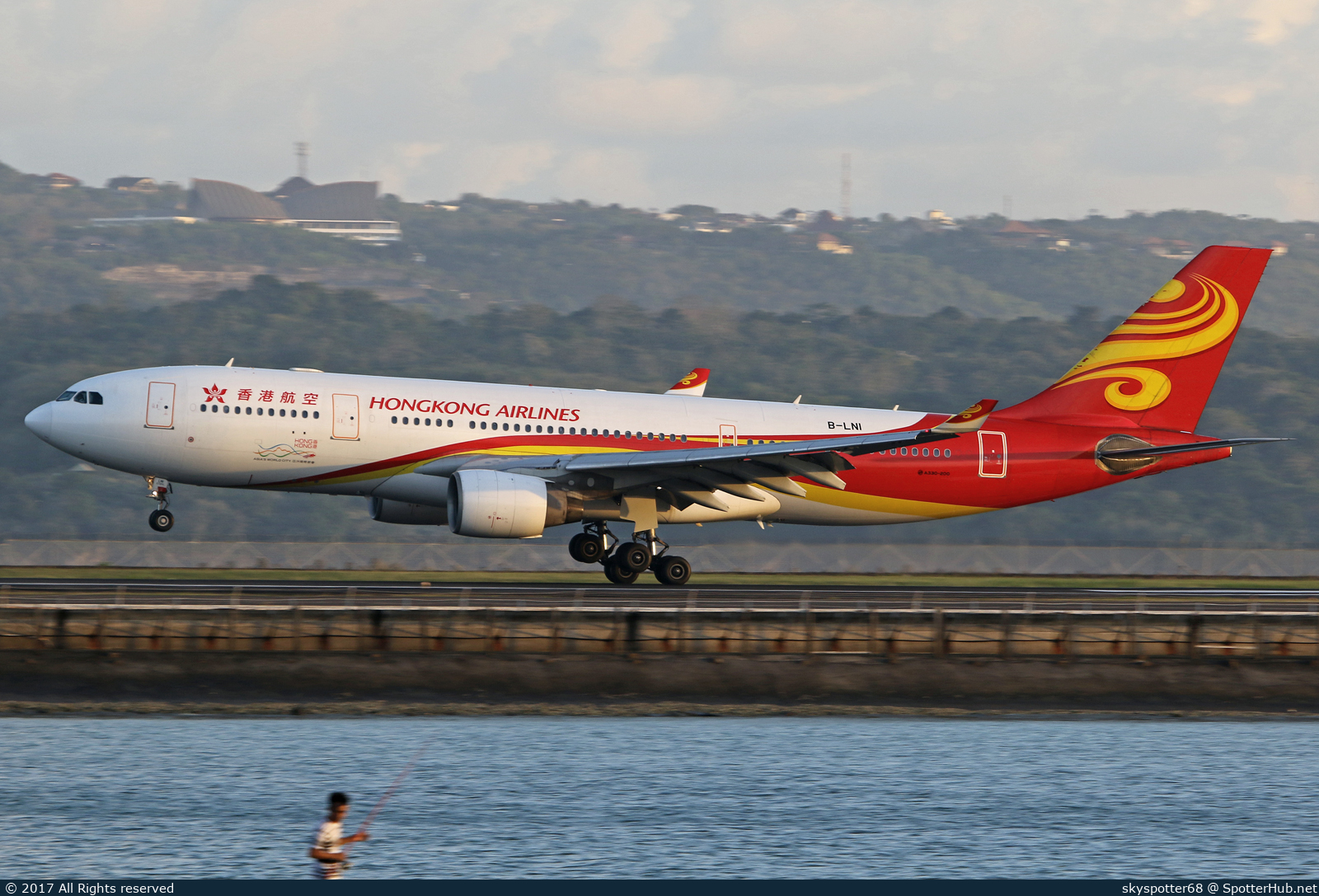 Photo of B-LNI - Airbus A330-223 operated by Hong Kong Airlines