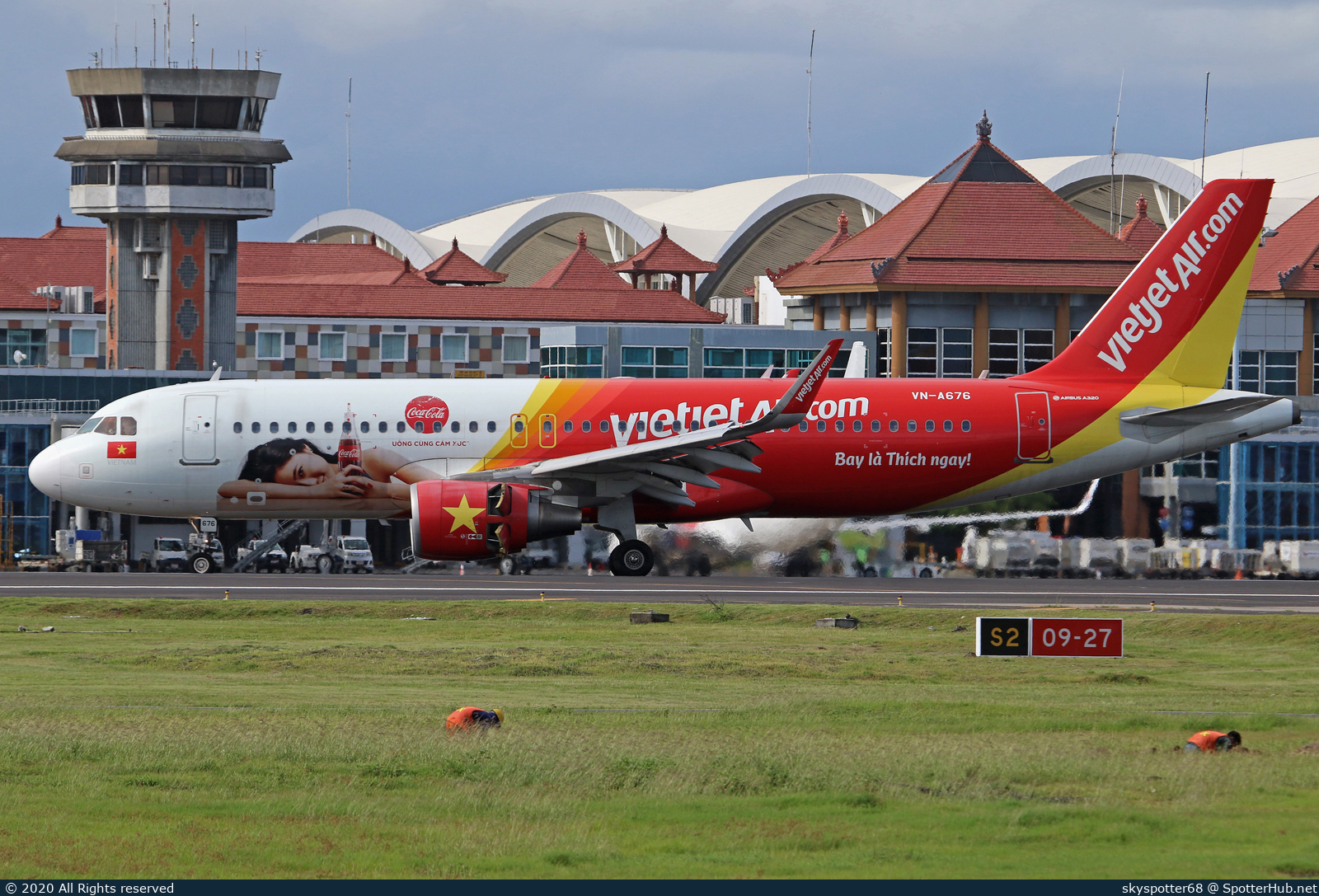 Photo of VN-A676 - Airbus A320-214 operated by VietJet Air