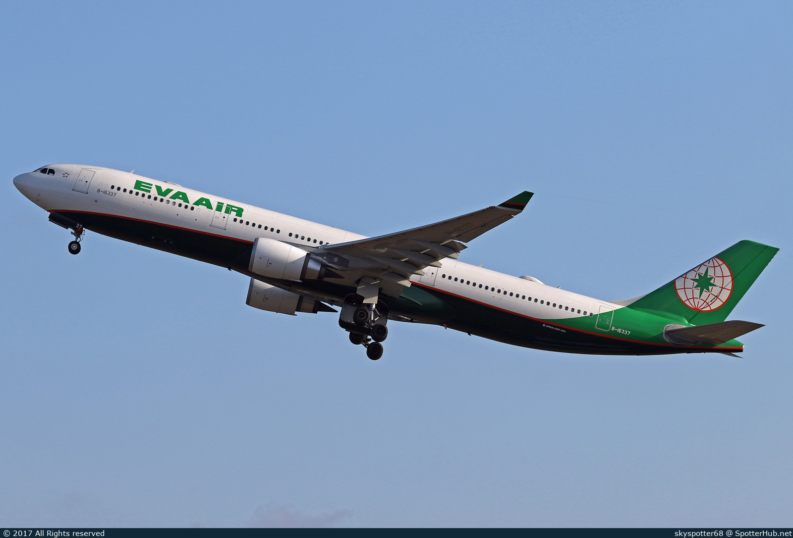 Photo of B-16337 - Airbus A330-302 operated by EVA Air