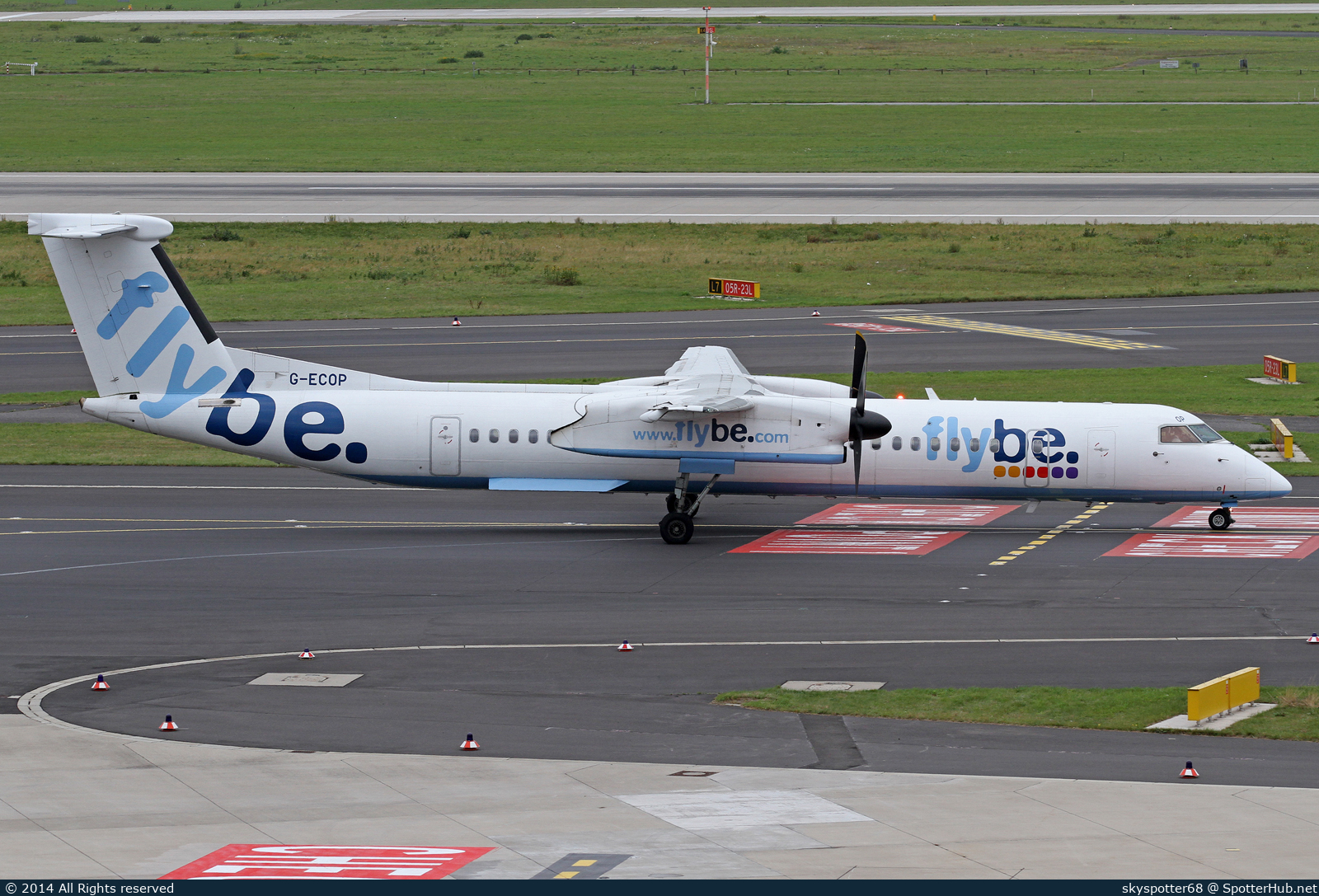 Photo of G-ECOP - Bombardier DHC-8-402 Dash 8 Q400 operated by flybe