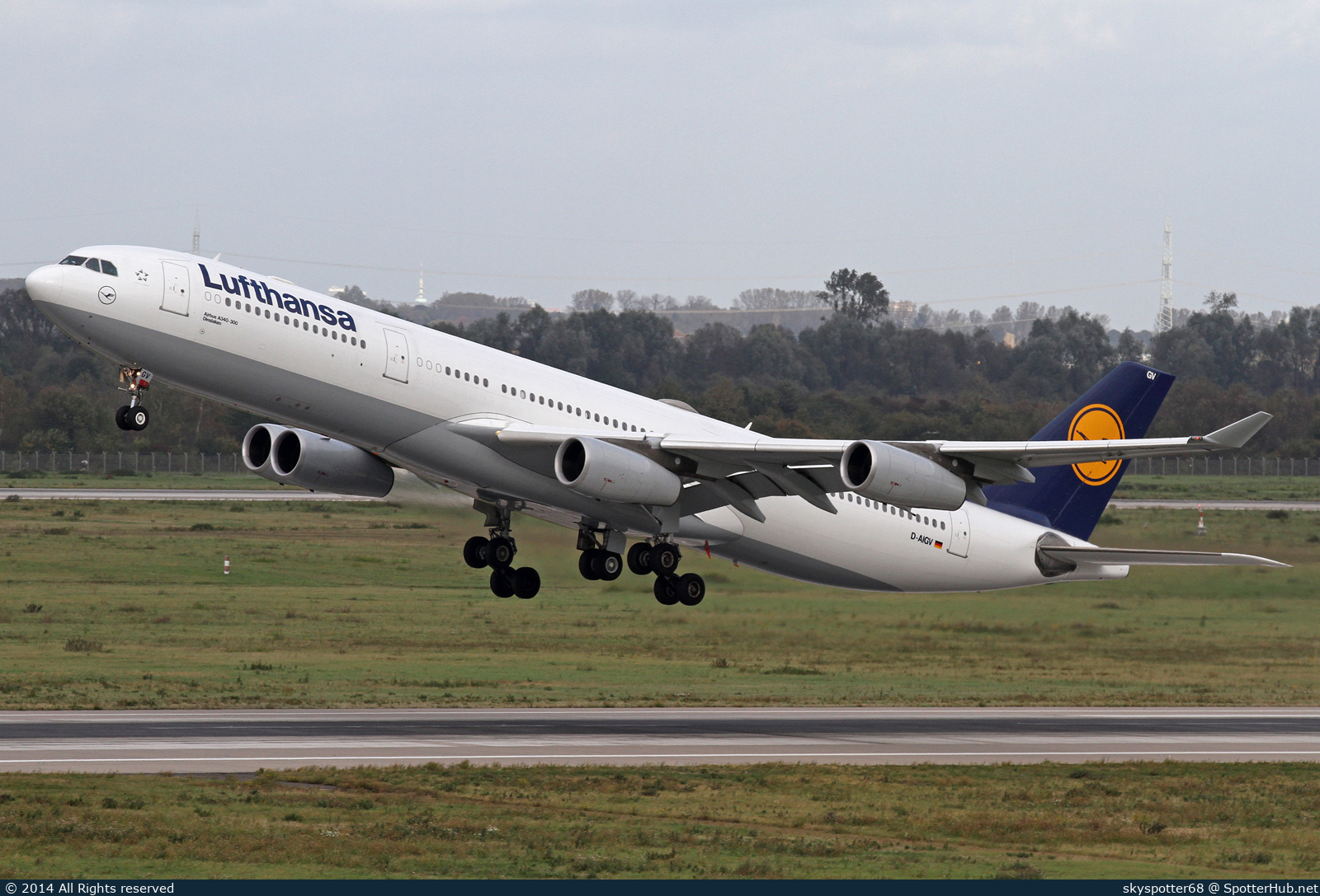 Photo of D-AIGV - Airbus A340-313 operated by Lufthansa
