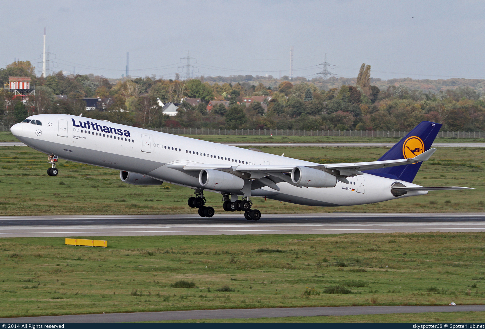 Photo of D-AIGT - Airbus A340-313 operated by Lufthansa