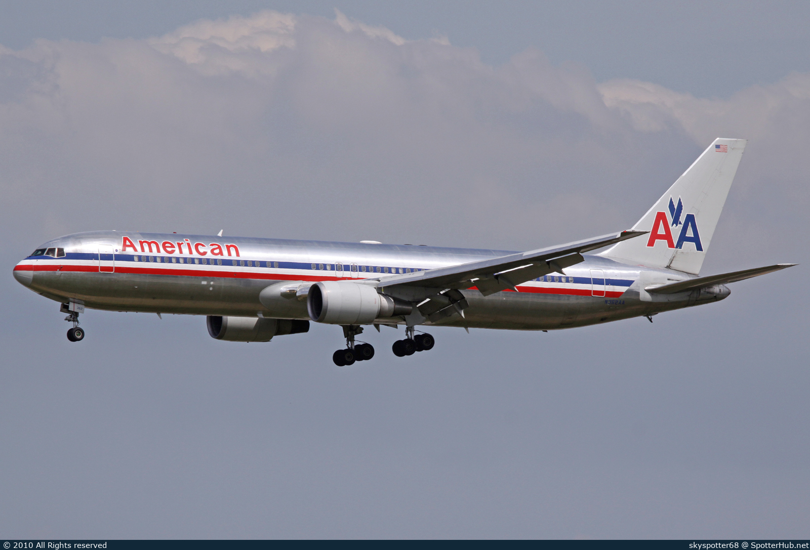Photo of N362AA - Boeing 767-323(ER) operated by American Airlines
