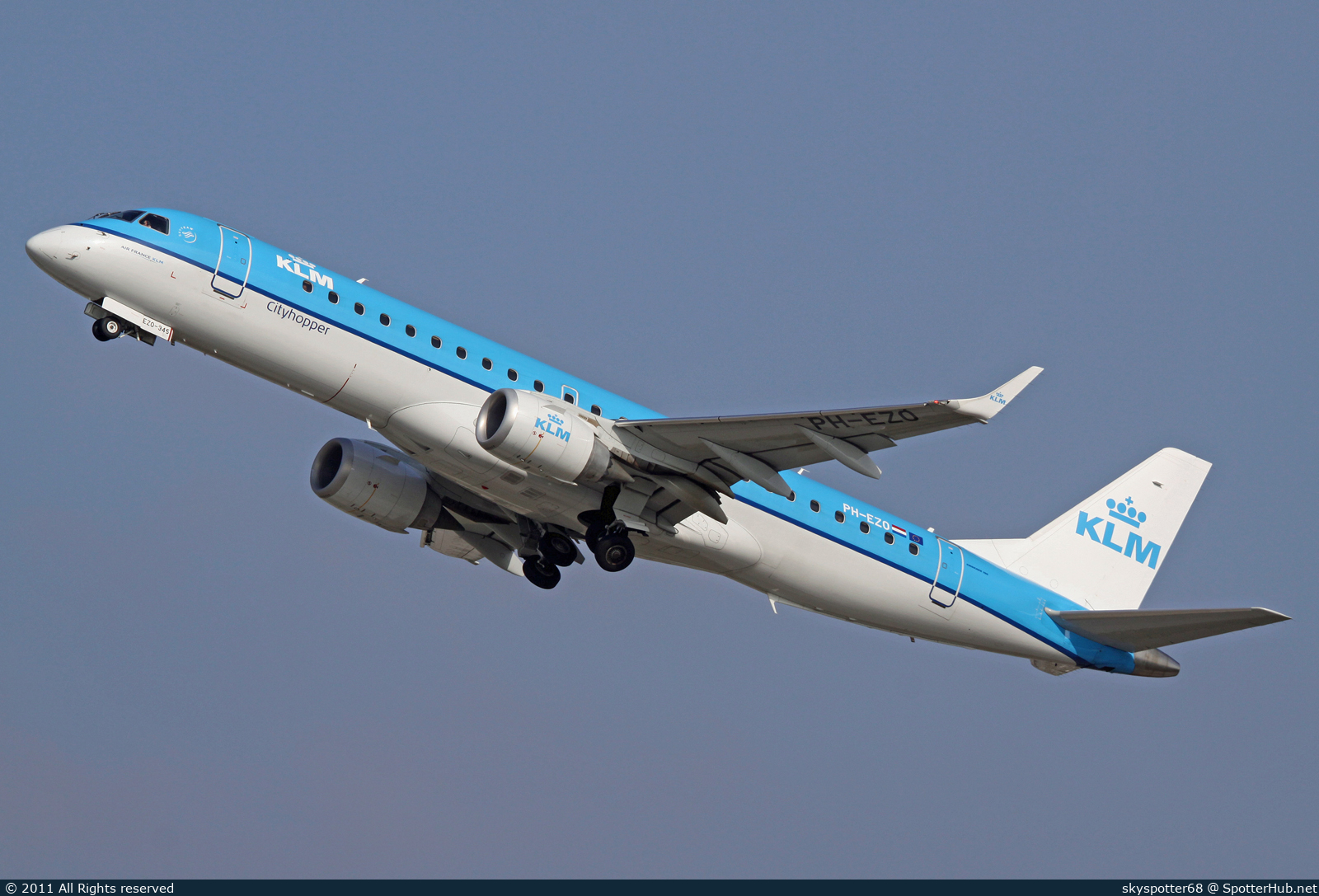 Photo of PH-EZO - Embraer ERJ-190STD operated by KLM Cityhopper