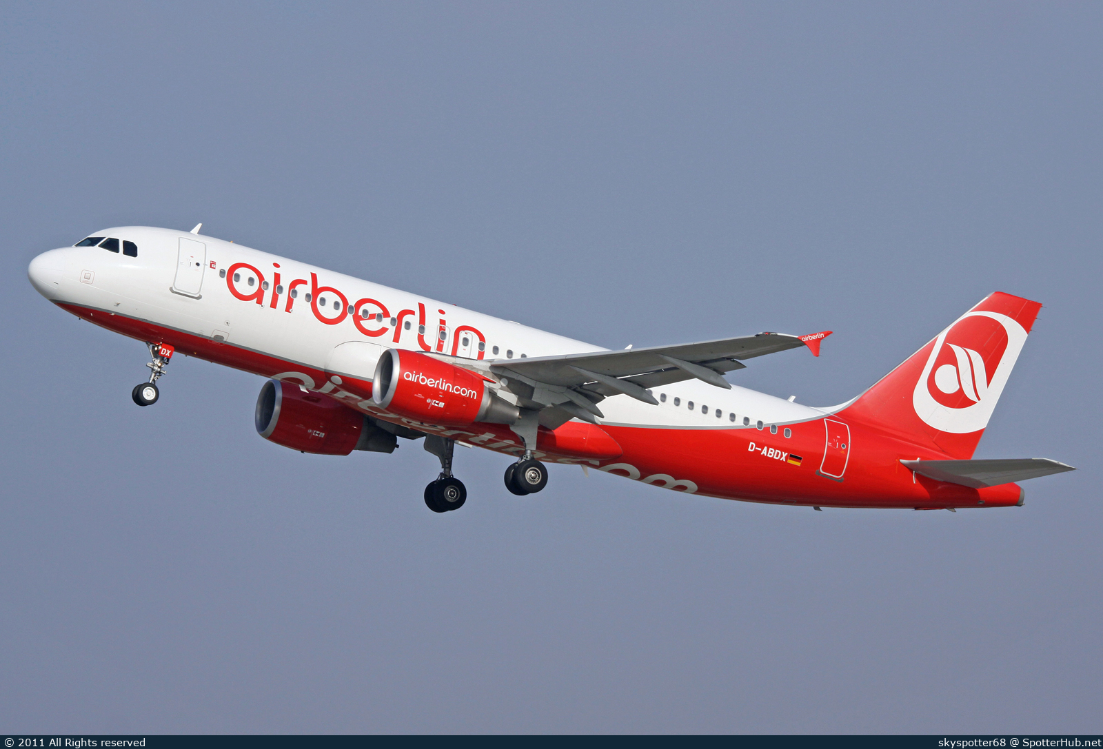 Photo of D-ABDX - Airbus A320-214 operated by Air Berlin