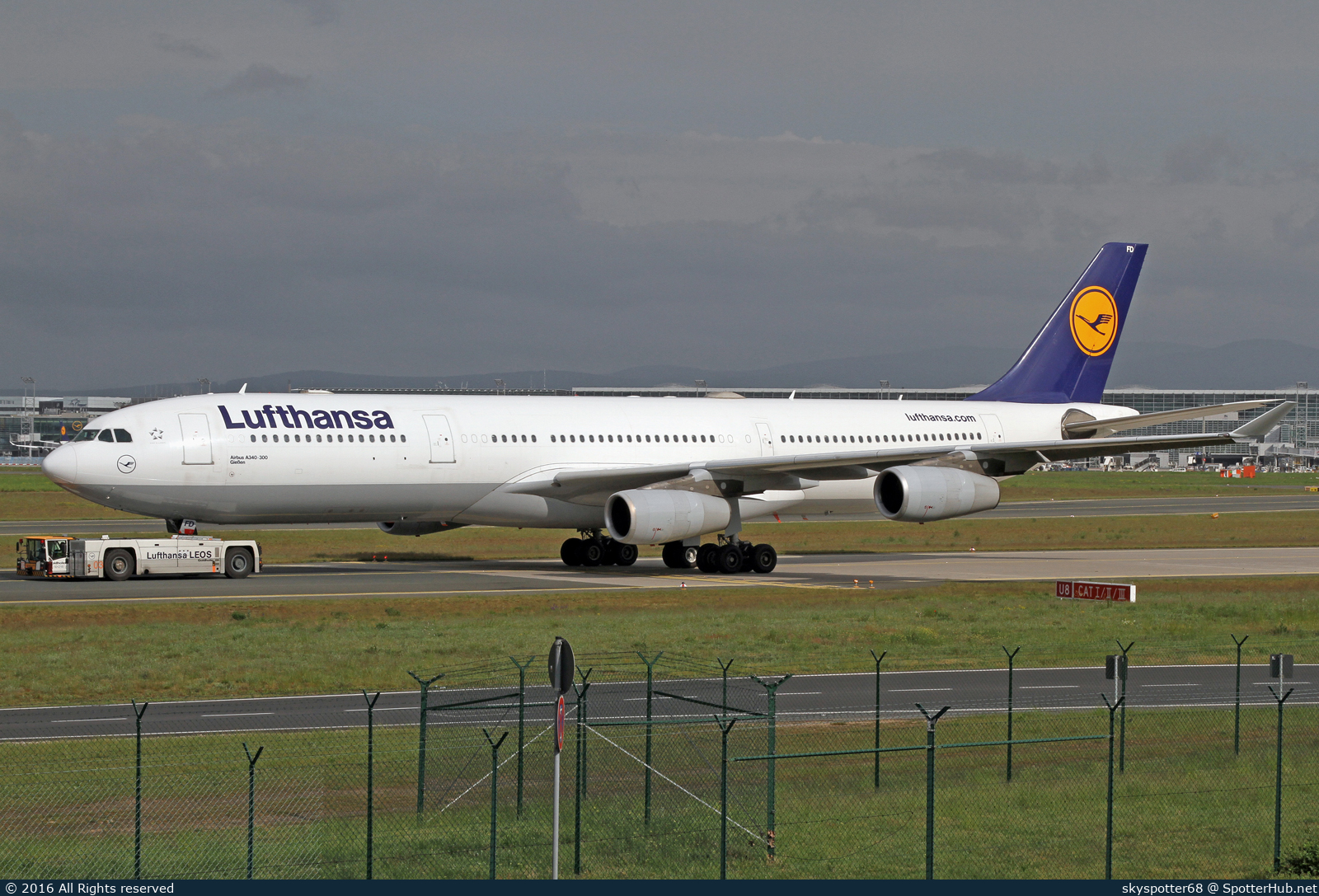 Photo of D-AIFD - Airbus A340-313 operated by Lufthansa