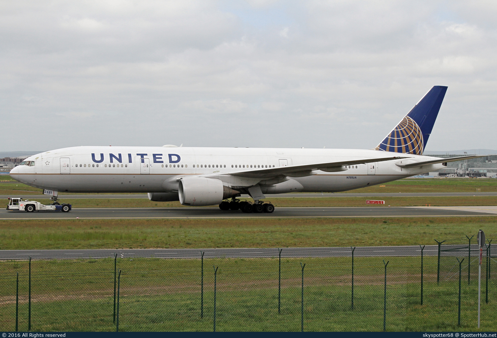 Photo of N781UA - Boeing 777-222 operated by United Airlines