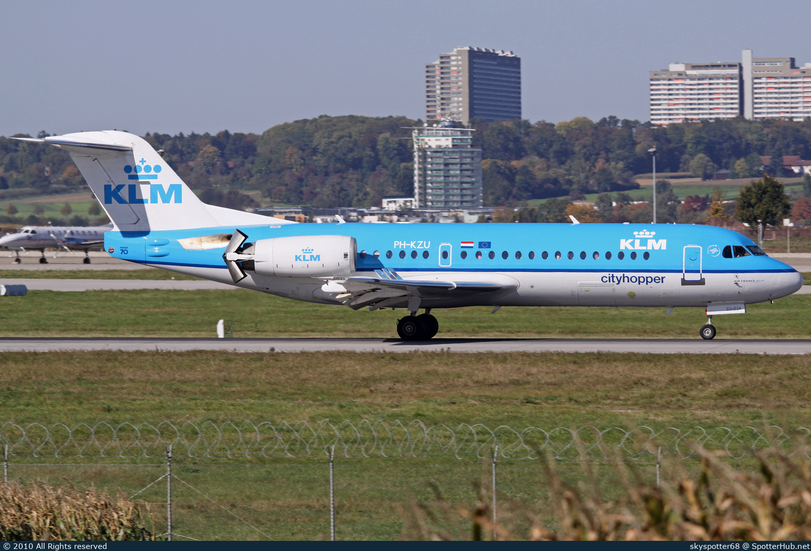 Photo of PH-KZU - Fokker 70 operated by KLM Cityhopper