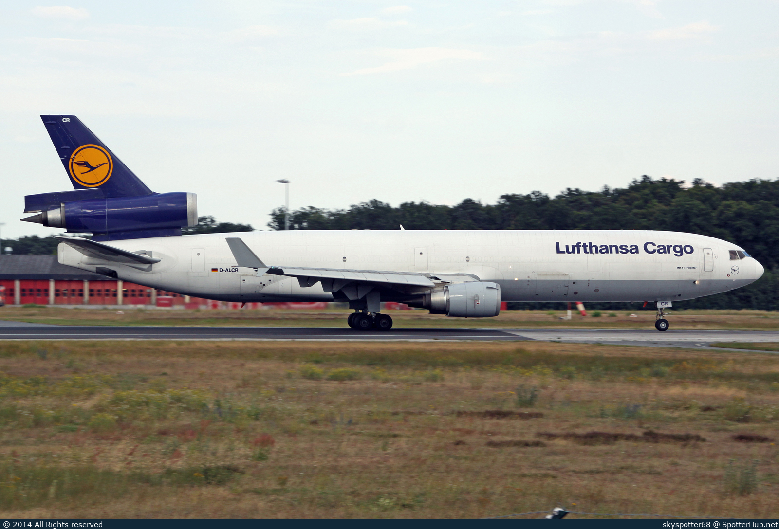 Photo of D-ALCR - McDonnell Douglas MD-11(F) operated by Lufthansa Cargo