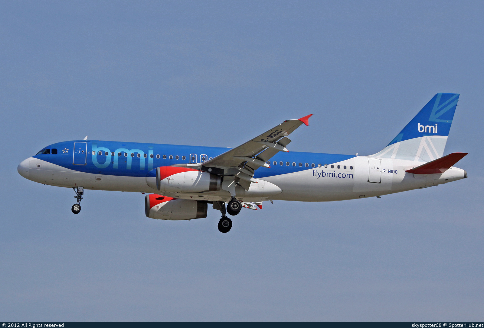 Photo of G-MIDO - Airbus A320-232 operated by bmi British Midland