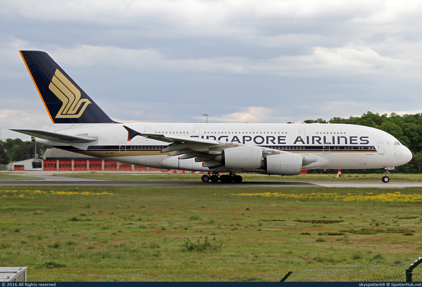 Photo of 9V-SKP - Airbus A380-841 operated by Singapore Airlines