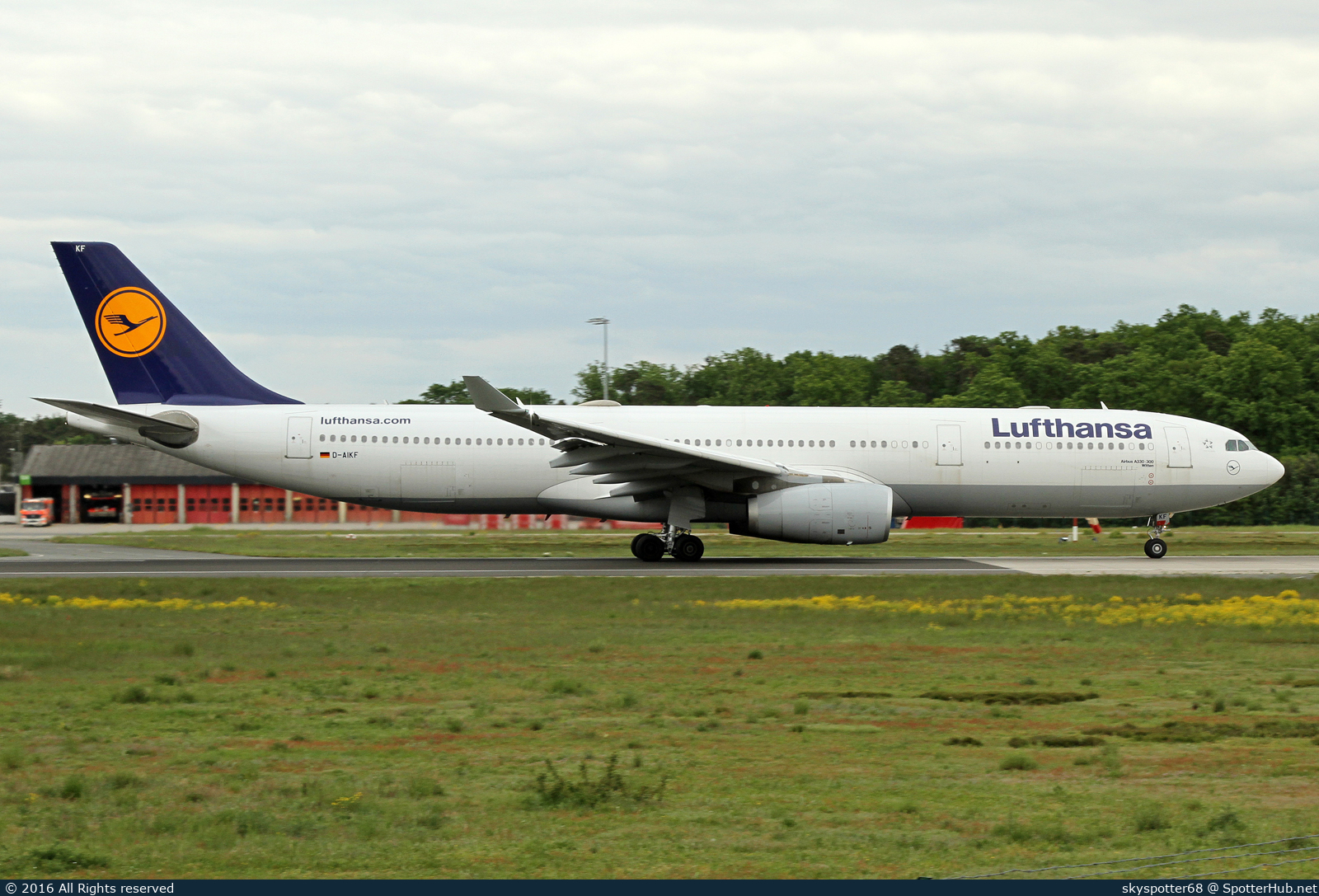 Photo of D-AIKF - Airbus A330-343 operated by Lufthansa
