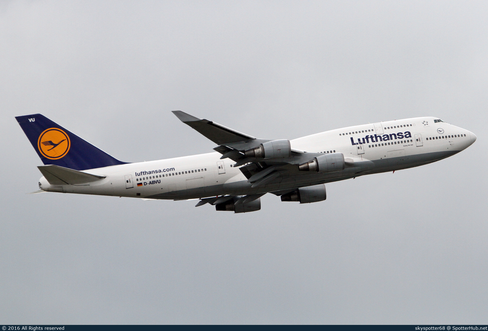 Photo of D-ABVU - Boeing 747-430 operated by Lufthansa