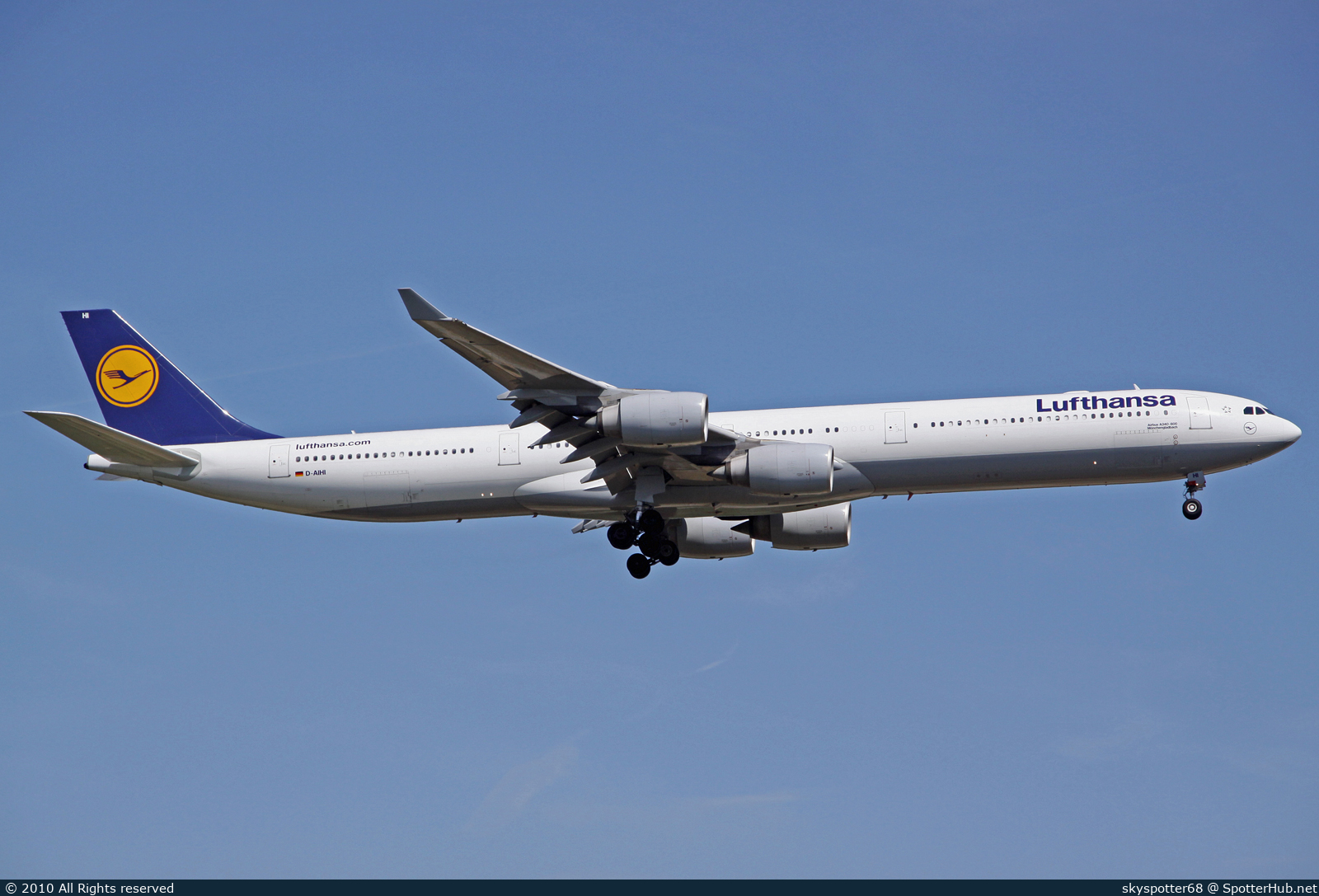 Photo of D-AIHI - Airbus A340-642 operated by Lufthansa