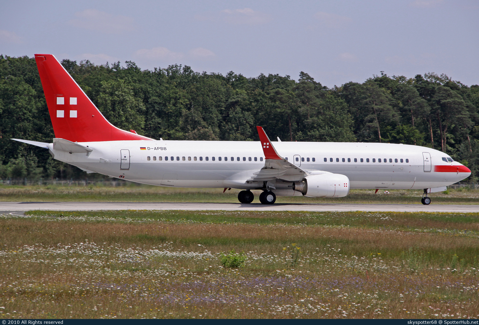 Photo of D-APBB - Boeing 737-8Q8 operated by PrivatAir Germany