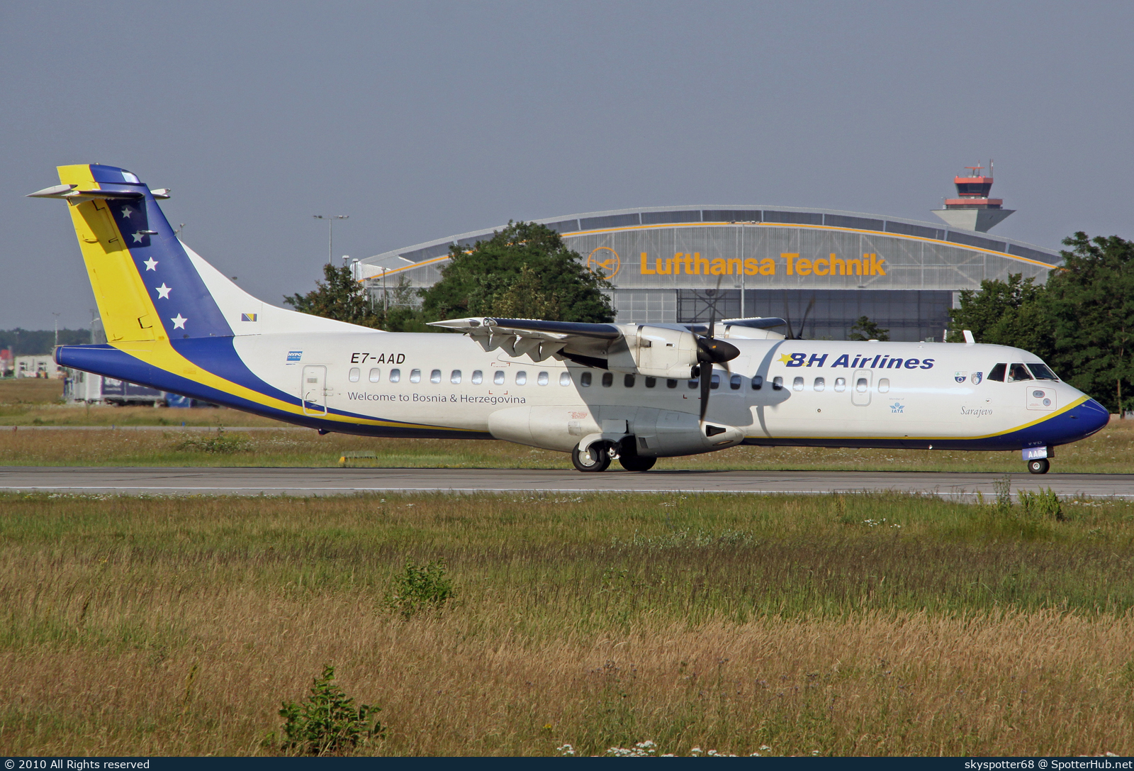 Photo of E7-AAD - ATR 72-212 operated by BH Airlines