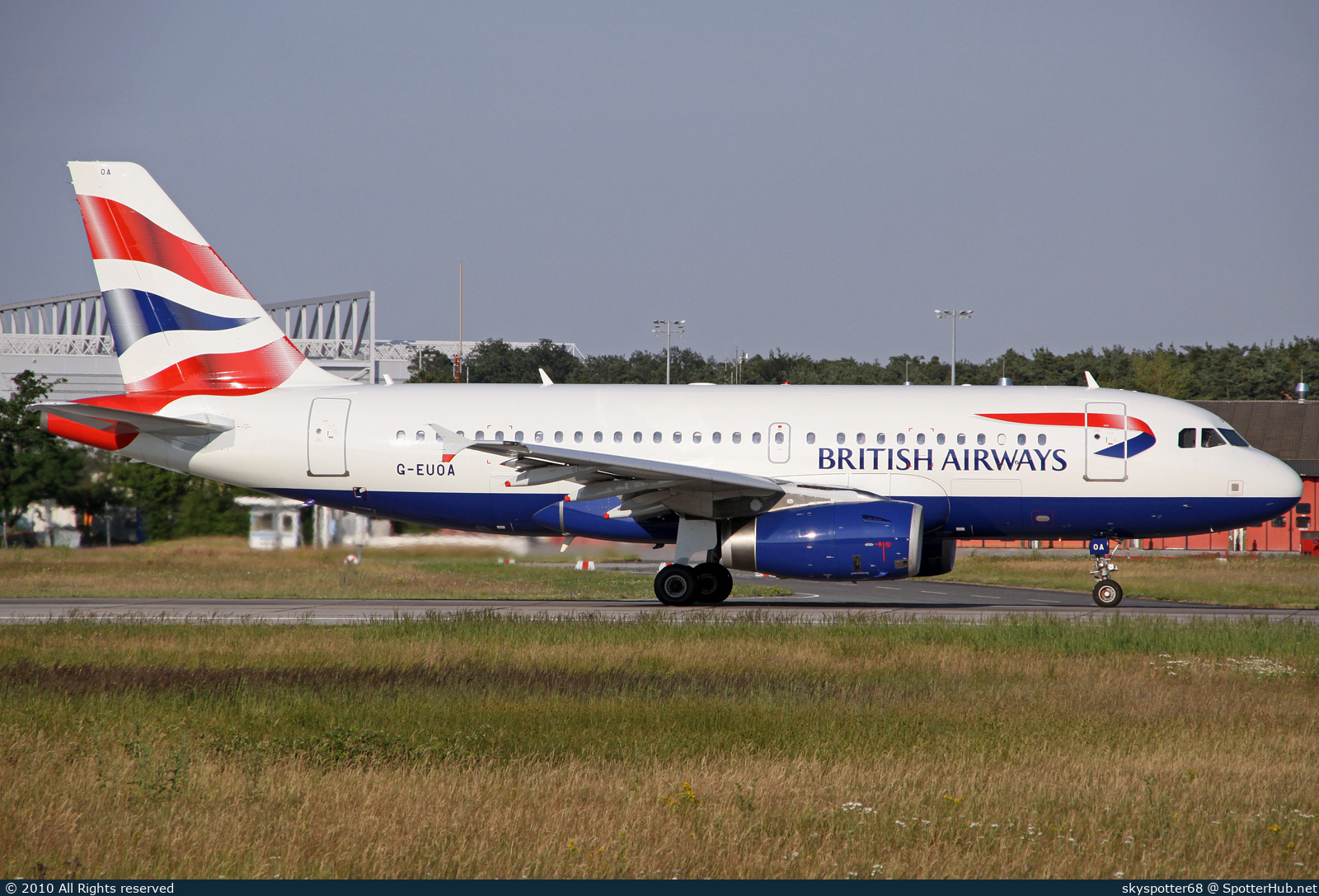 Photo of G-EUOA - Airbus A319-131 operated by British Airways