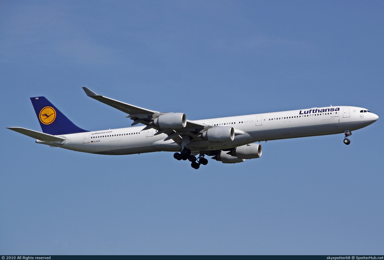 Photo of D-AIHQ - Airbus A340-642 operated by Lufthansa