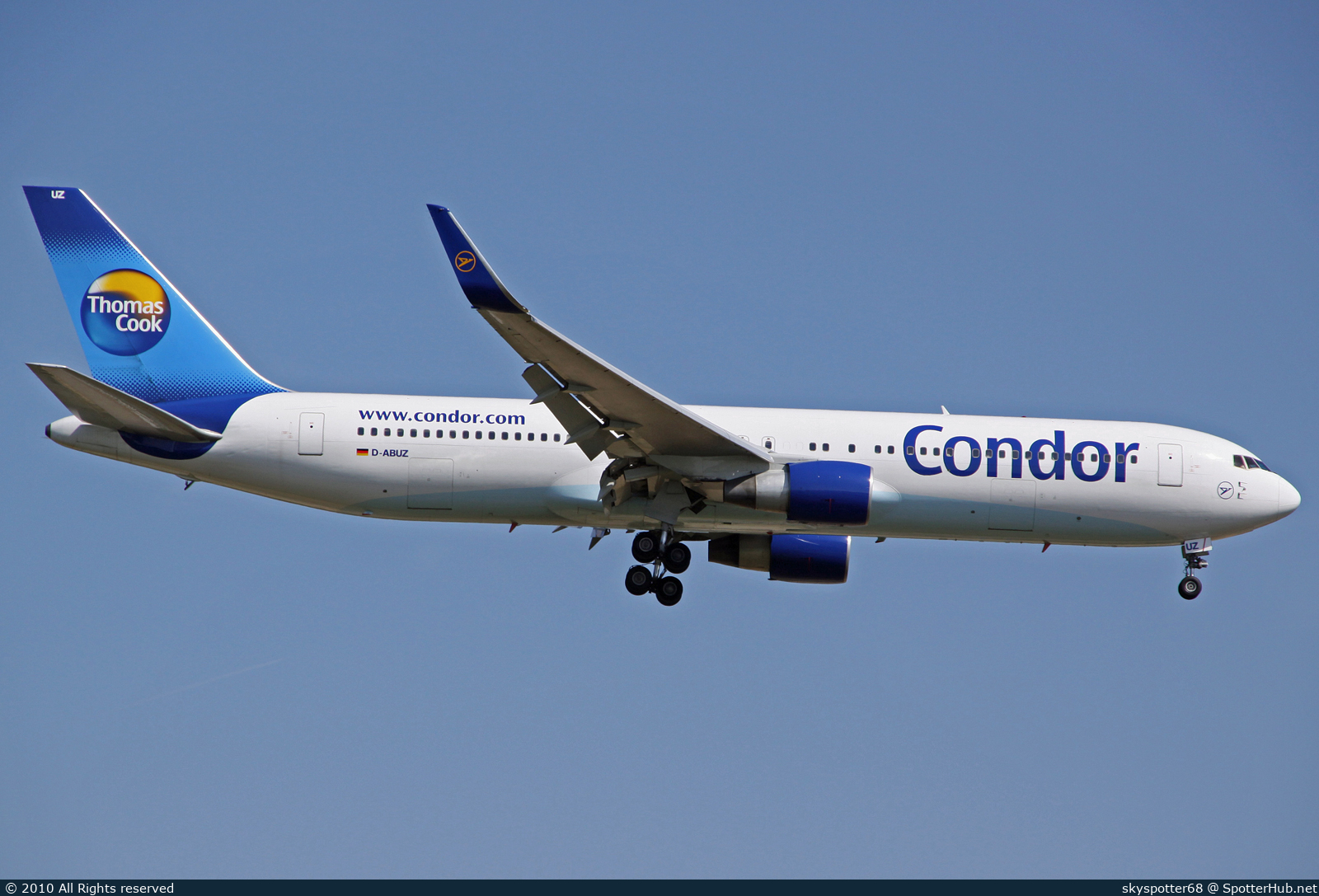 Photo of D-ABUZ - Boeing 767-330(ER) operated by Condor
