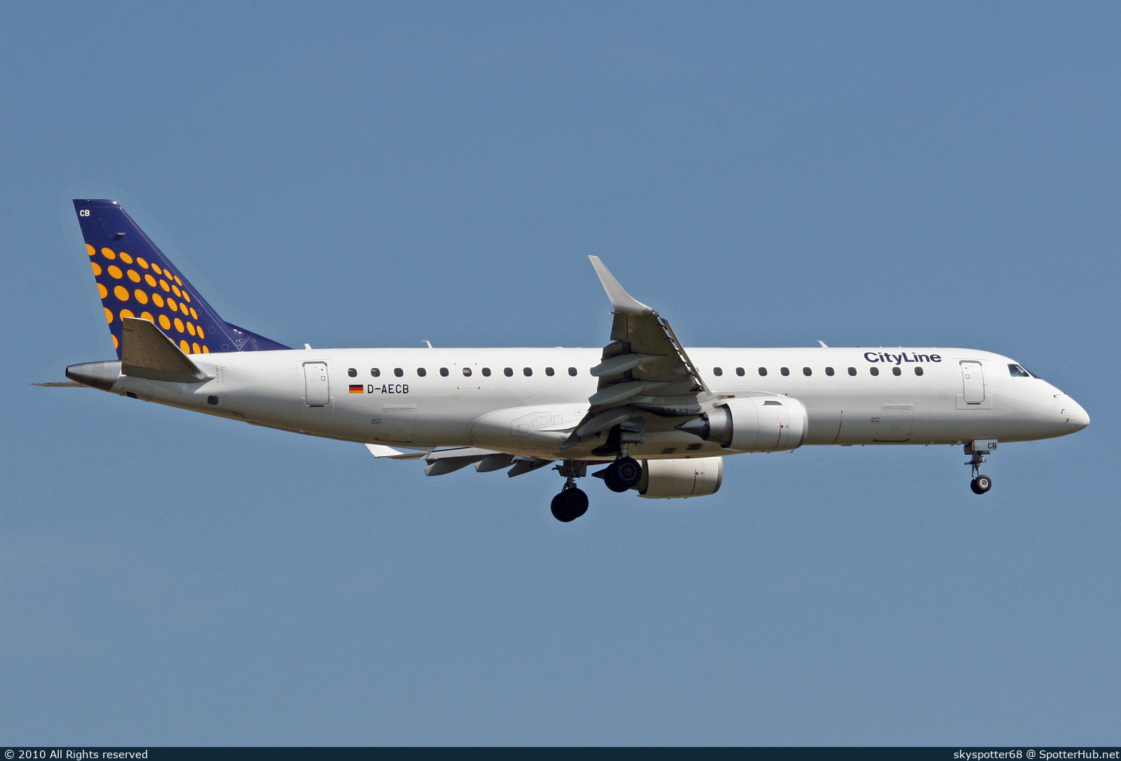 Photo of D-AECB - Embraer ERJ-190LR operated by Lufthansa CityLine