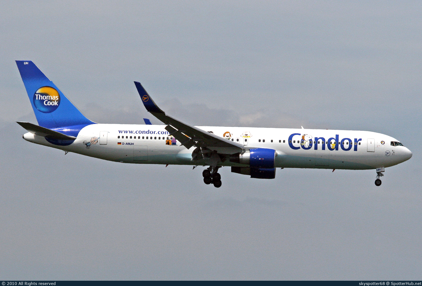 Photo of D-ABUH - Boeing 767-330(ER) operated by Condor