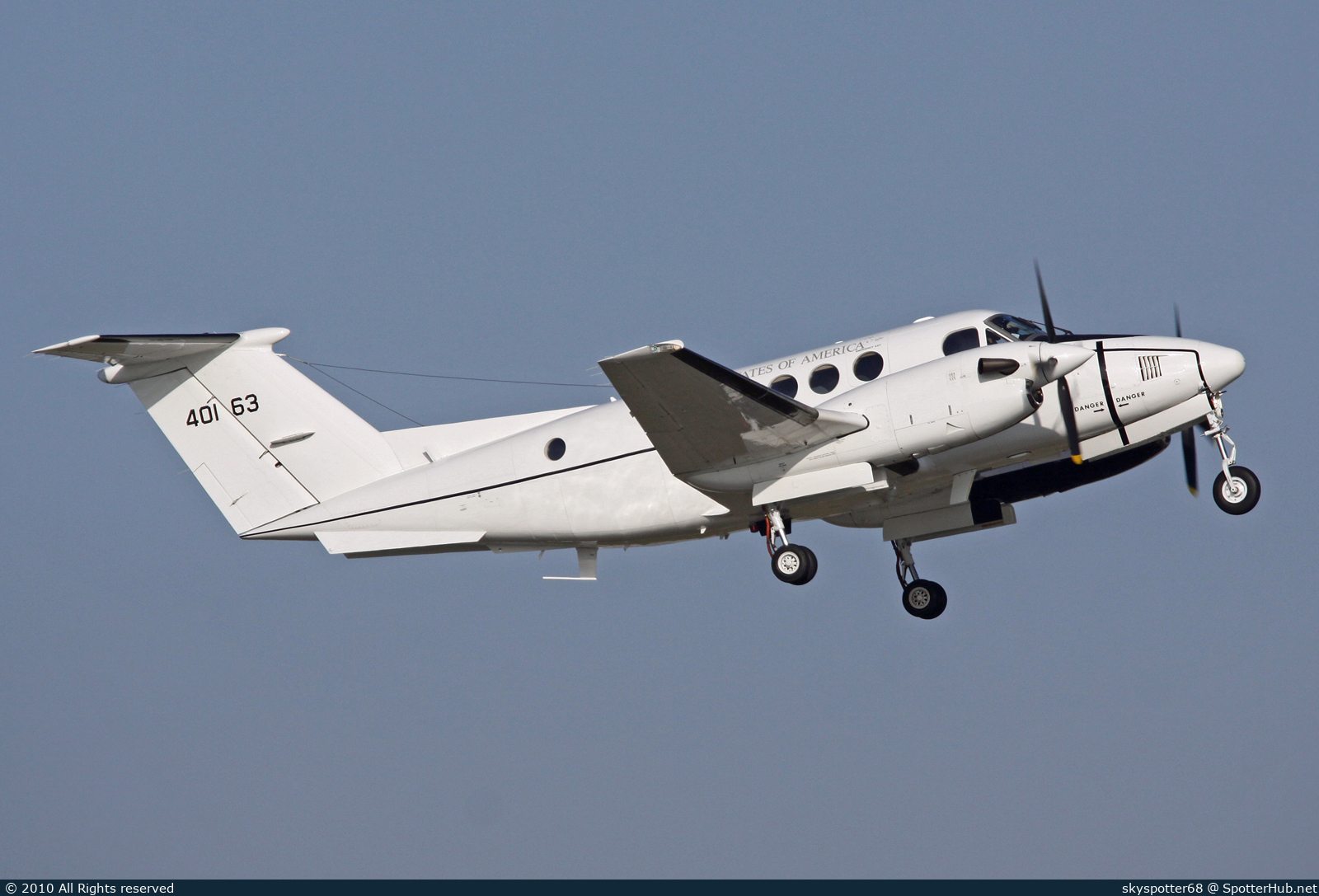 Photo of 84-00163 - Beechcraft C-12U Huron operated by US Army