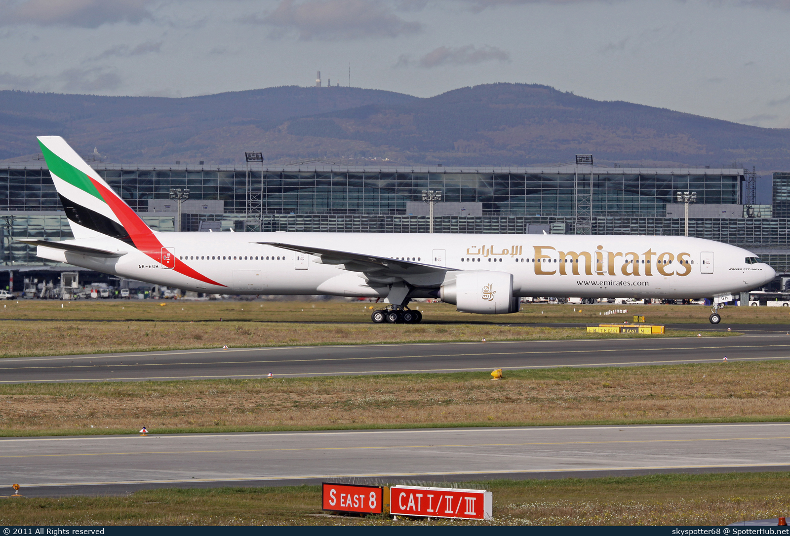 Photo of A6-EGH - Boeing 777-31H(ER) operated by Emirates