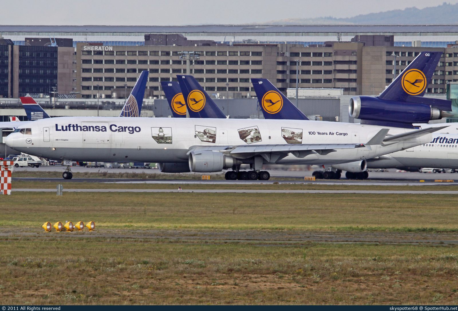 Photo of D-ALCC - McDonnell Douglas MD-11(F) operated by Lufthansa Cargo