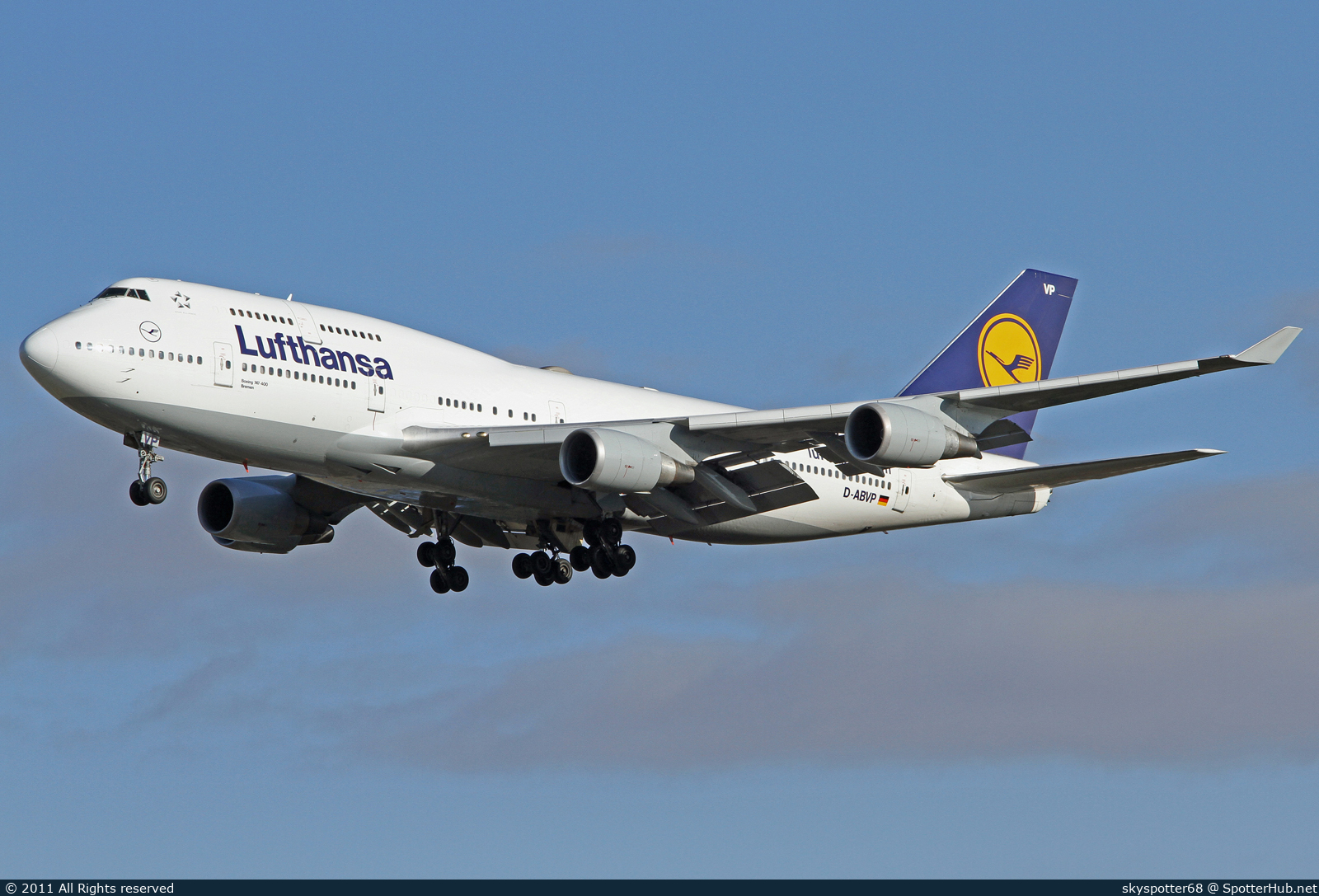 Photo of D-ABVP - Boeing 747-430 operated by Lufthansa