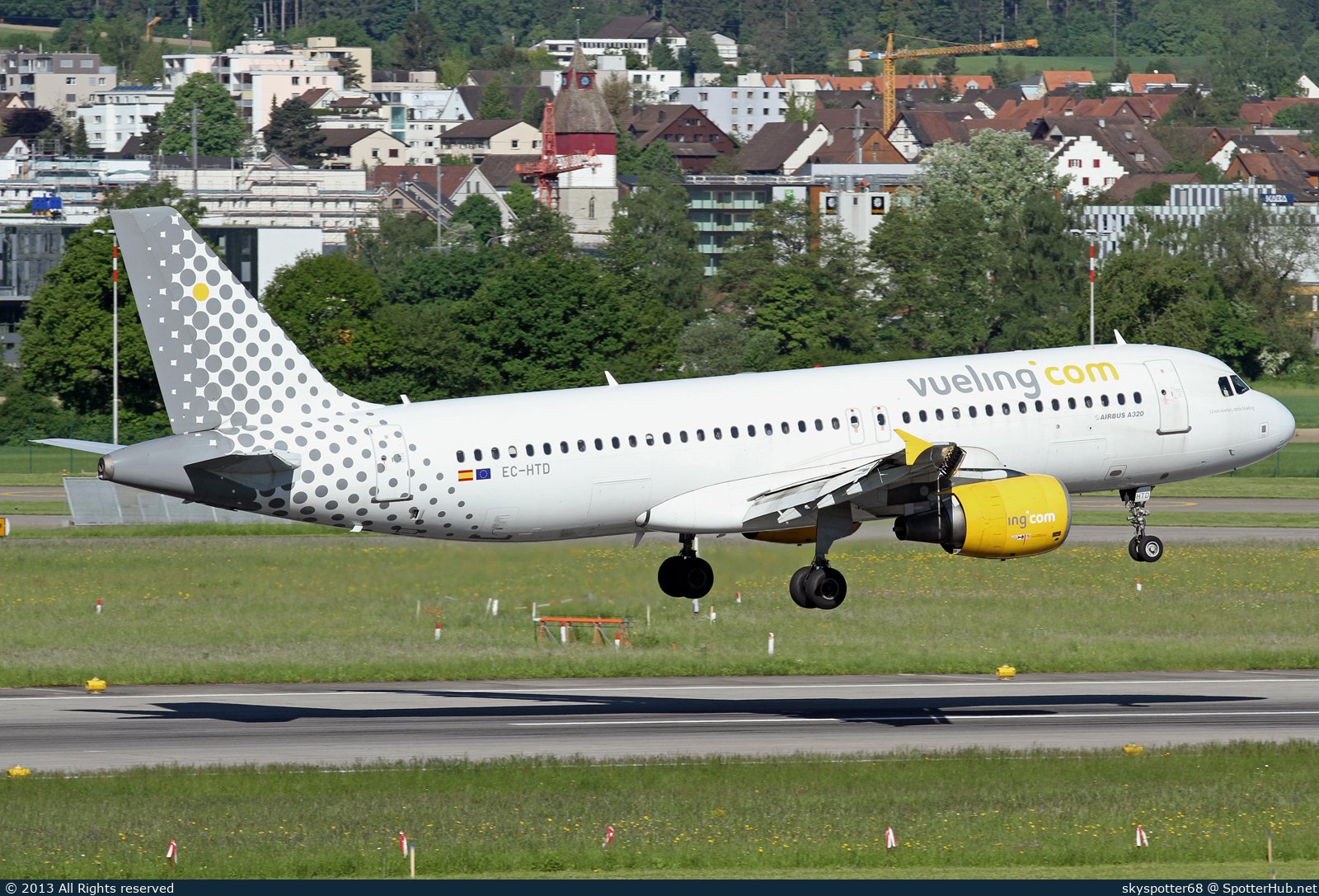 Photo of EC-HTD - Airbus A320-214 operated by Vueling