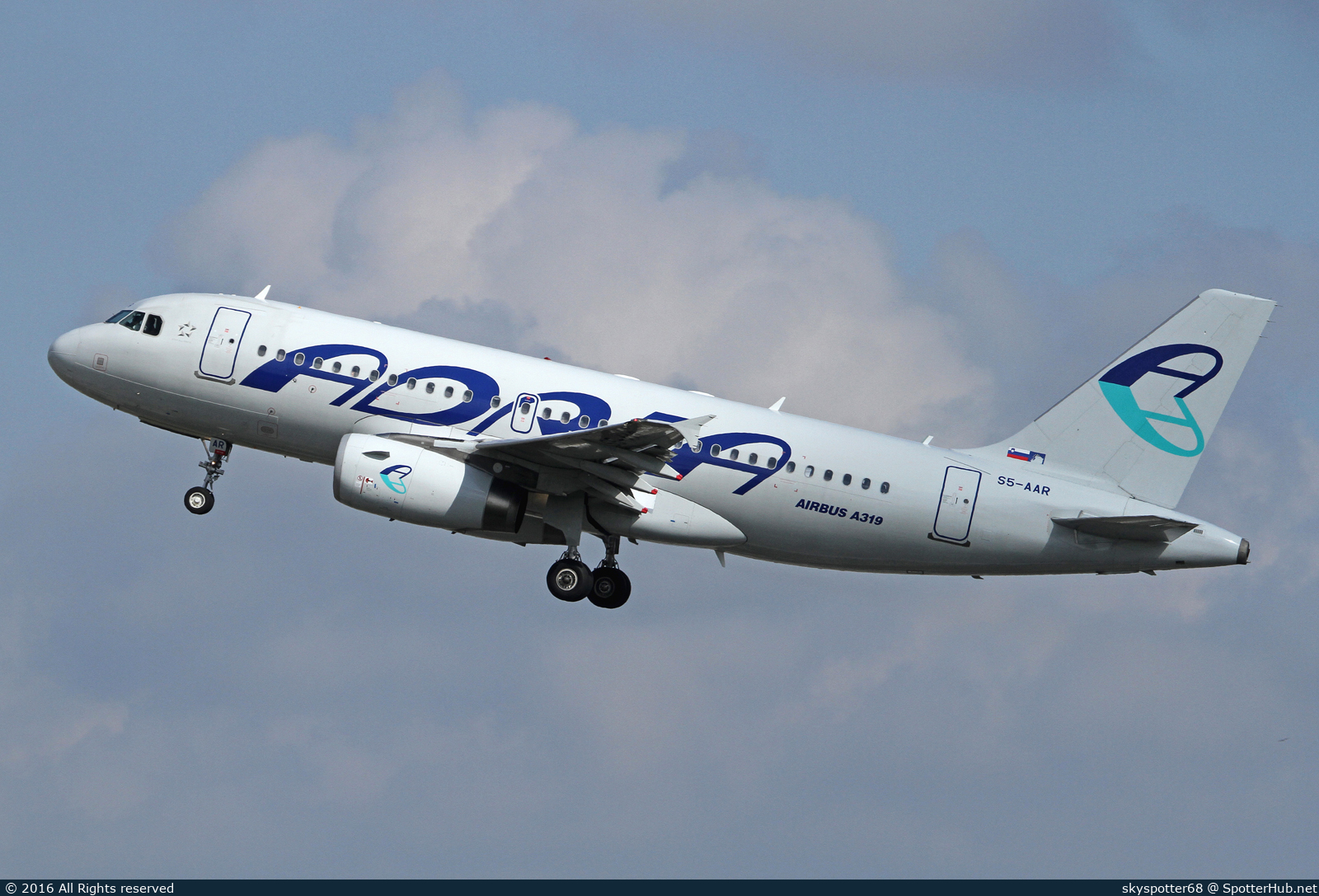 Photo of S5-AAR - Airbus A319-132 operated by Adria Airways
