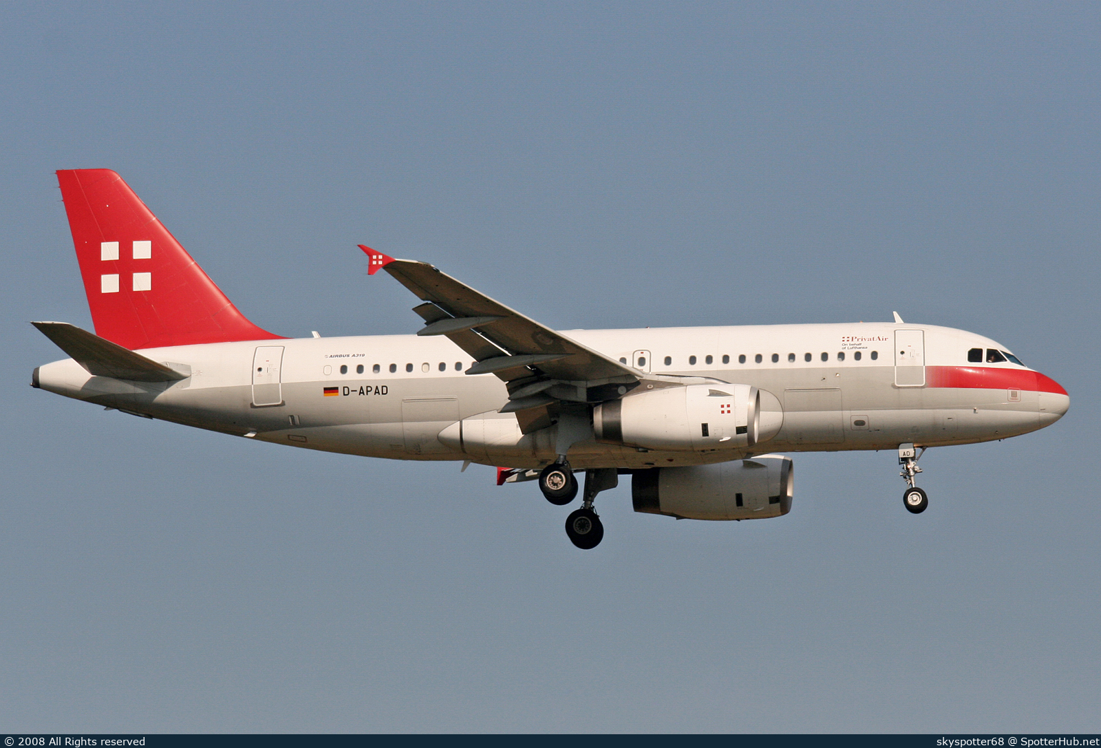 Photo of D-APAD - Airbus A319-132(LR) operated by PrivatAir Germany