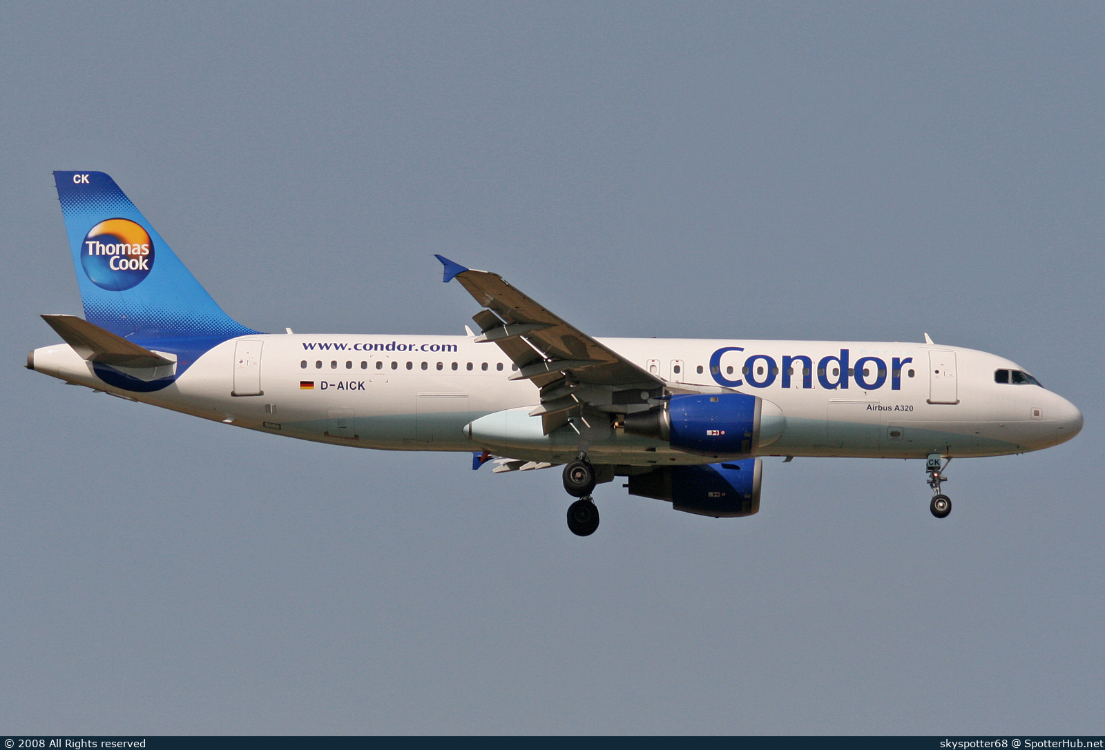 Photo of D-AICK - Airbus A320-212 operated by Condor
