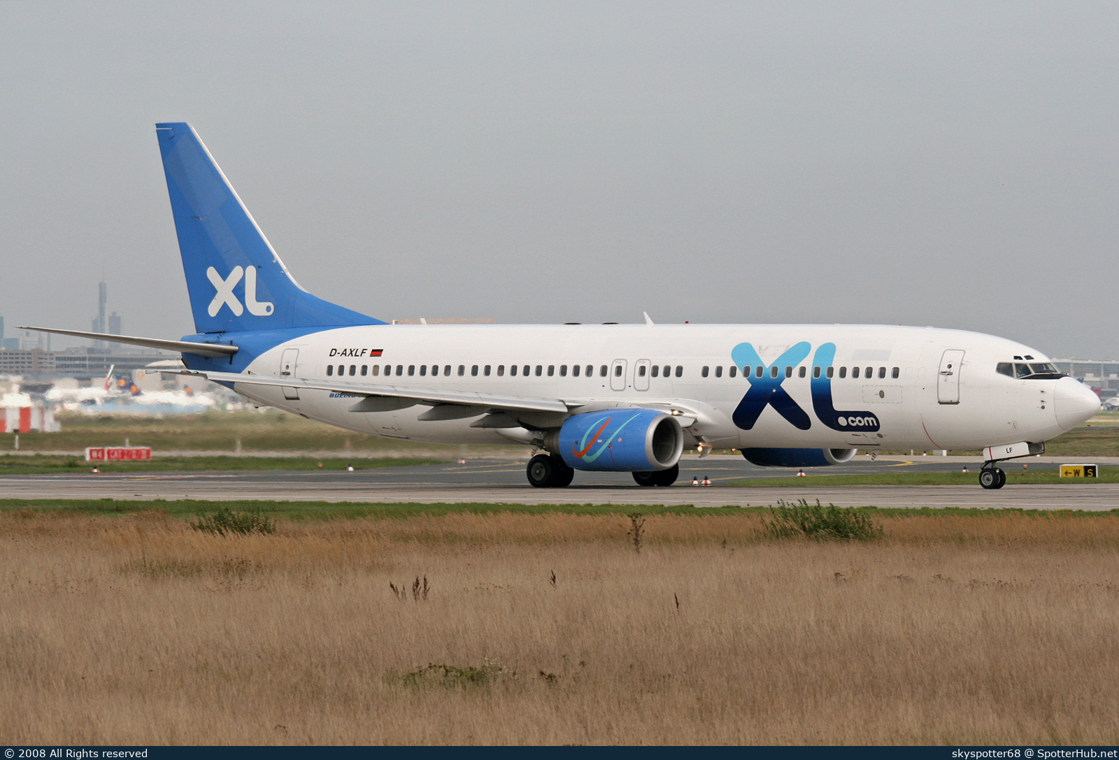 Photo of D-AXLF - Boeing 737-8Q8 operated by XL Airways Germany