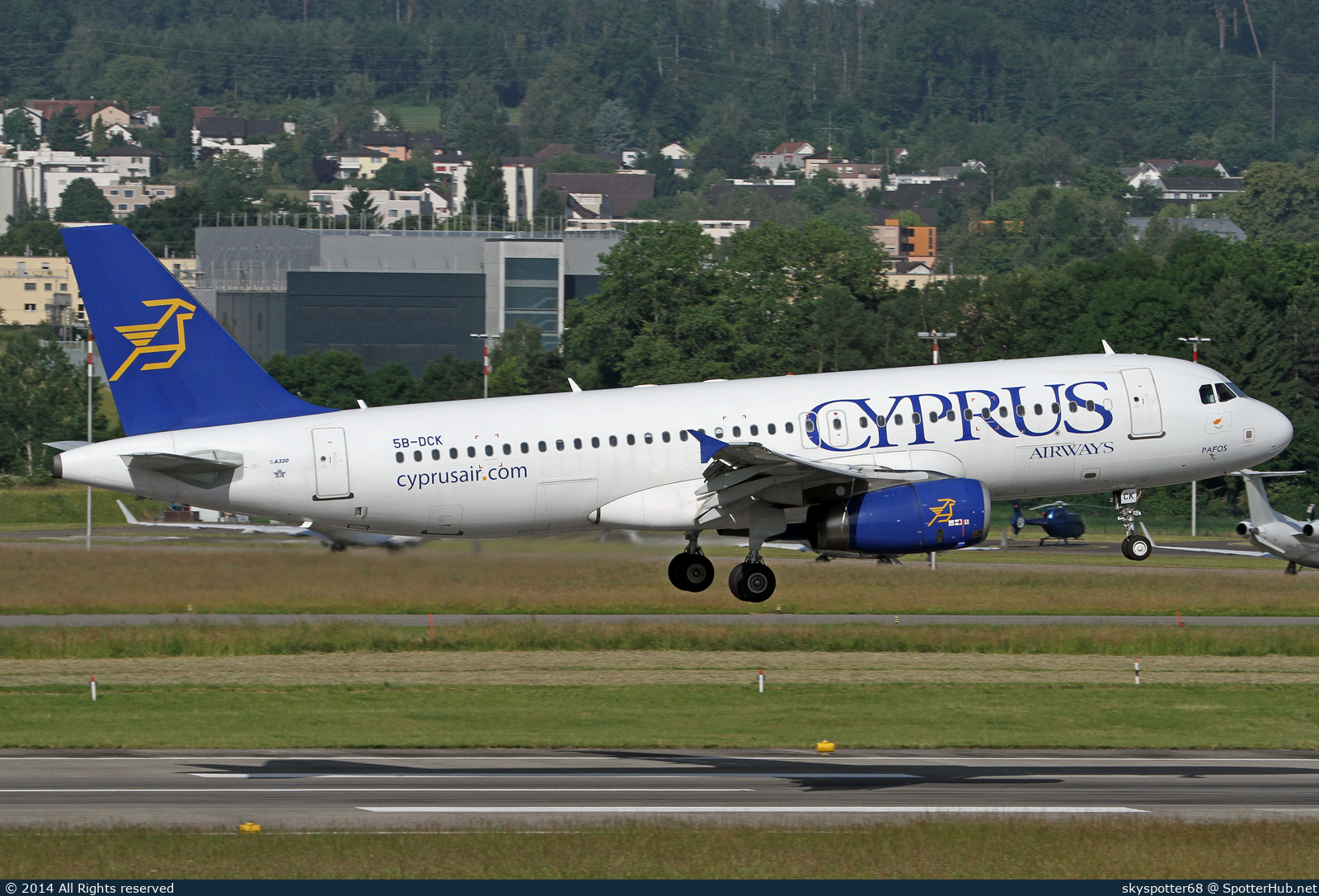Photo of 5B-DCK - Airbus A320-232 operated by Cyprus Airways