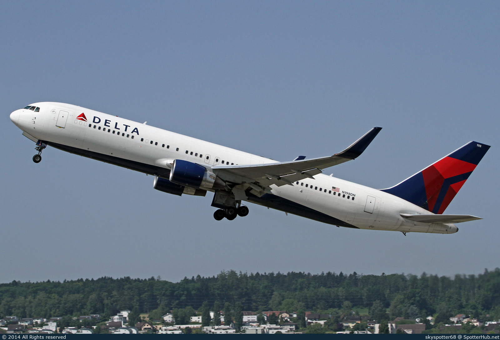 Photo of N198DN - Boeing 767-332(ER) operated by Delta Air Lines