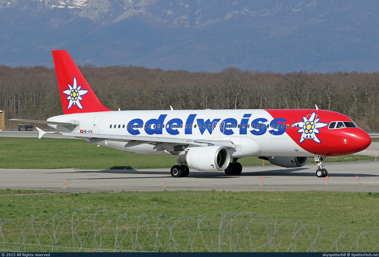 Photo of HB-IHX - Airbus A320-214 operated by Edelweiss Air