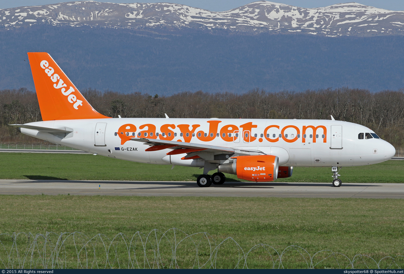 Photo of G-EZAK - Airbus A319-111 operated by easyJet