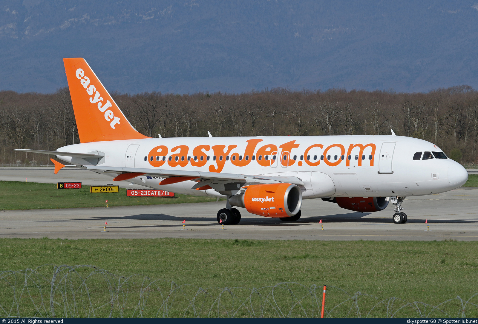 Photo of G-EZFF - Airbus A319-111 operated by easyJet