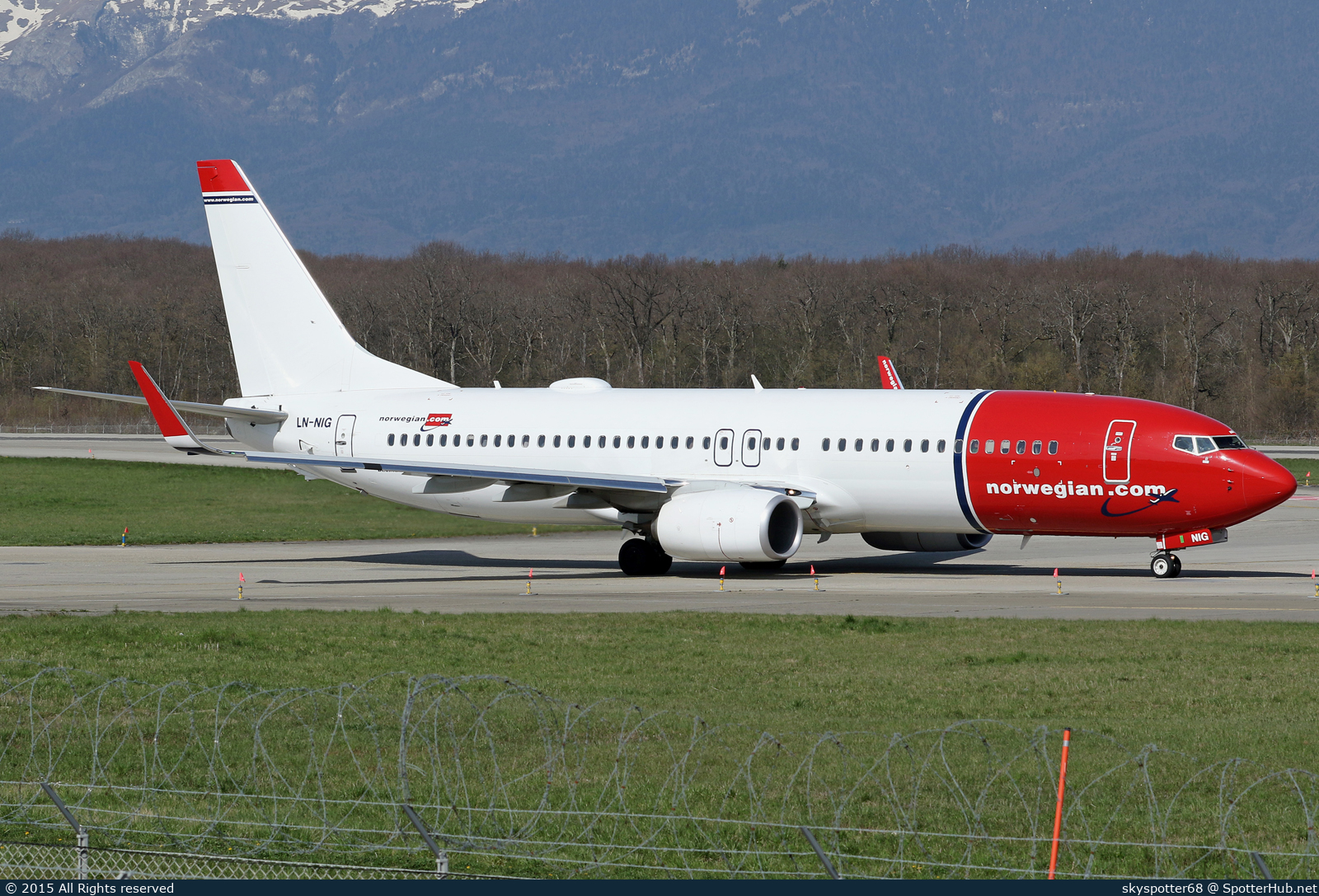 Photo of LN-NIG - Boeing 737-8JP operated by Norwegian Air Shuttle