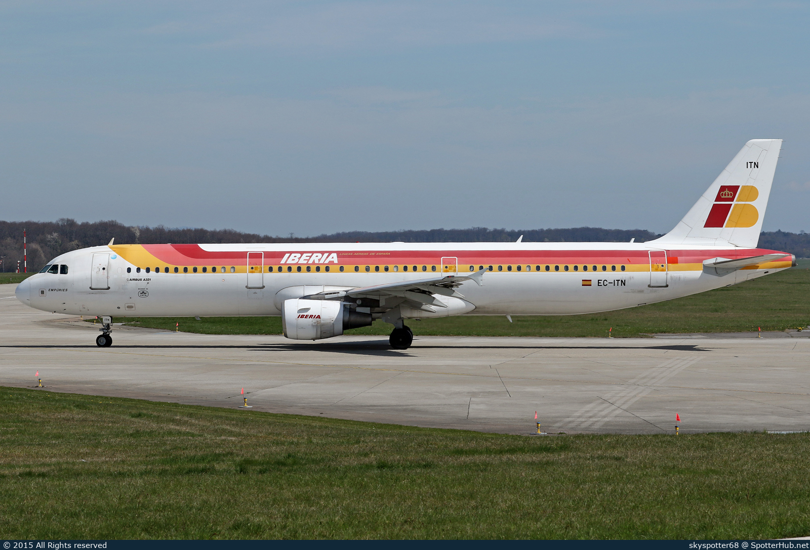 Photo of EC-ITN - Airbus A321-212 operated by Iberia