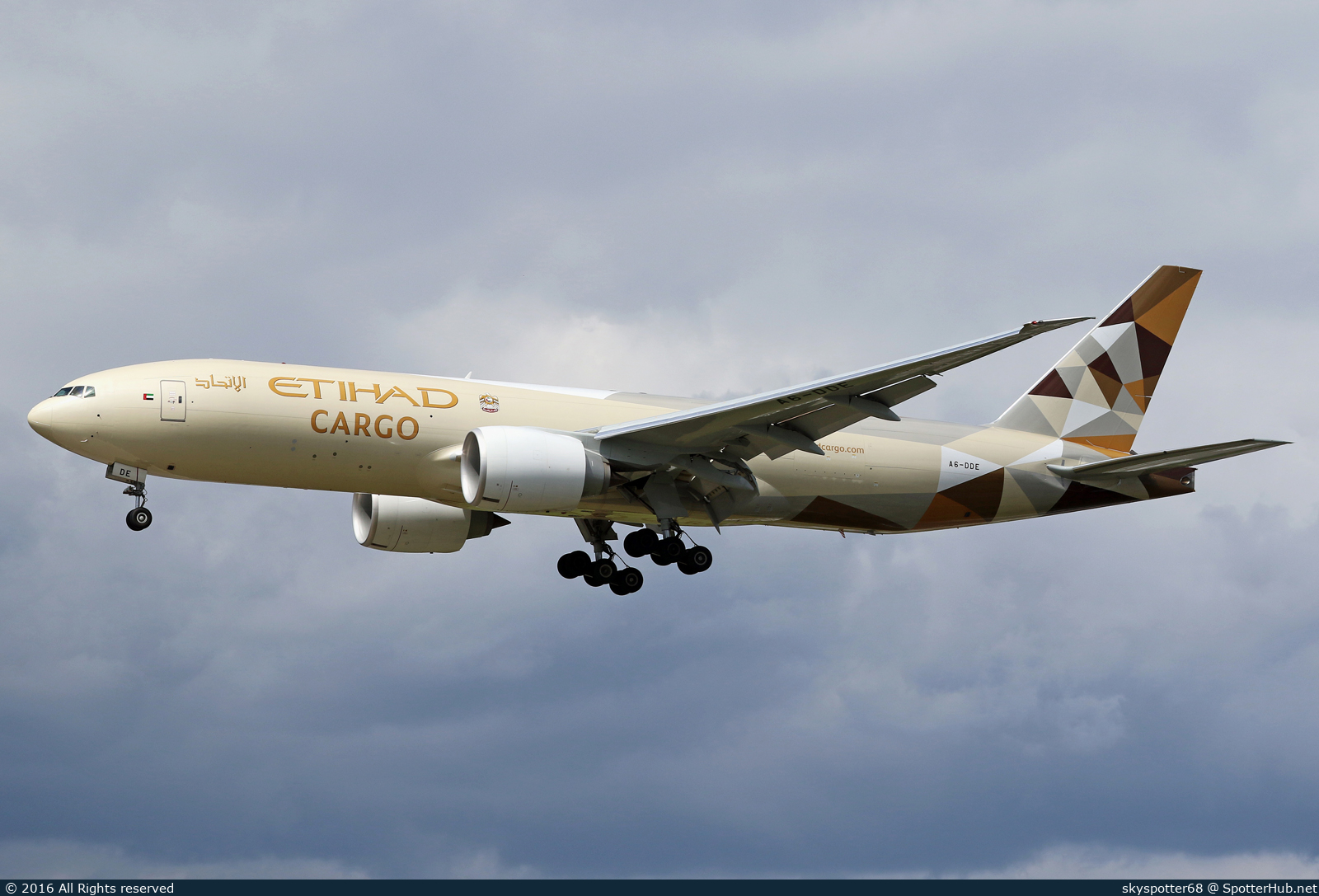 Photo of A6-DDE - Boeing 777-FFX operated by Etihad Cargo