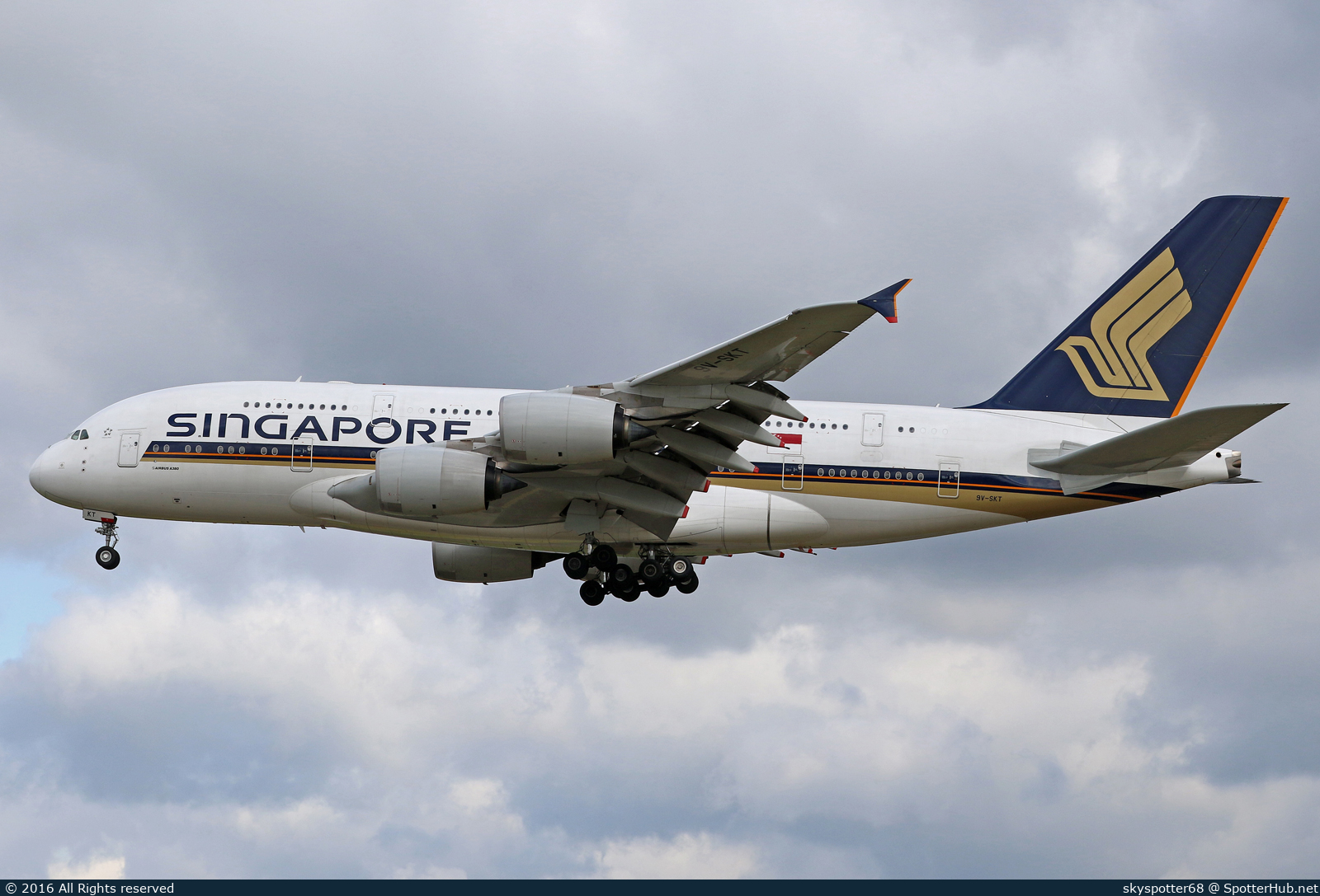 Photo of 9V-SKT - Airbus A380-841 operated by Singapore Airlines